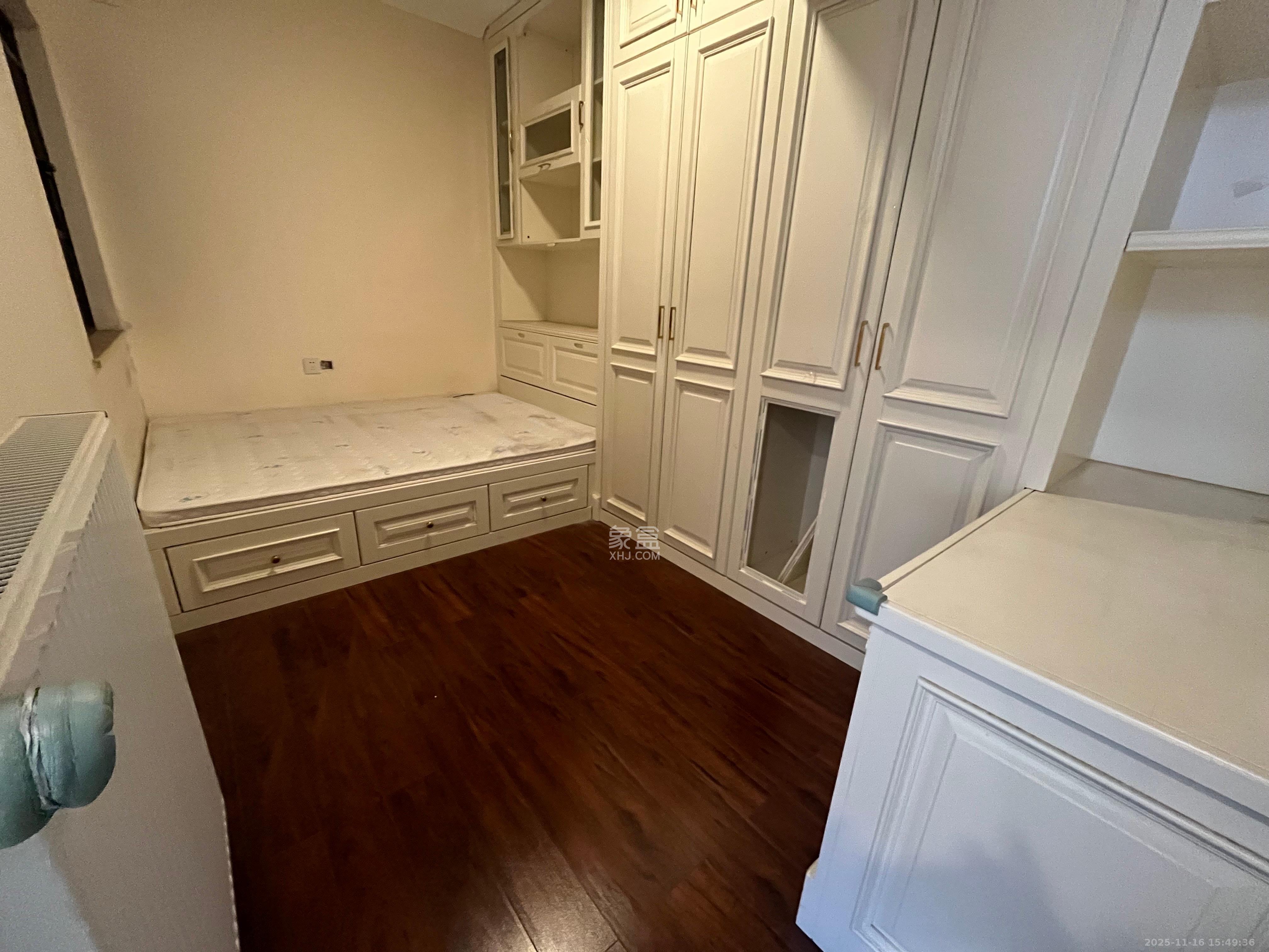 万科里金域国际  3室2厅2卫    3800.0元/月室内图