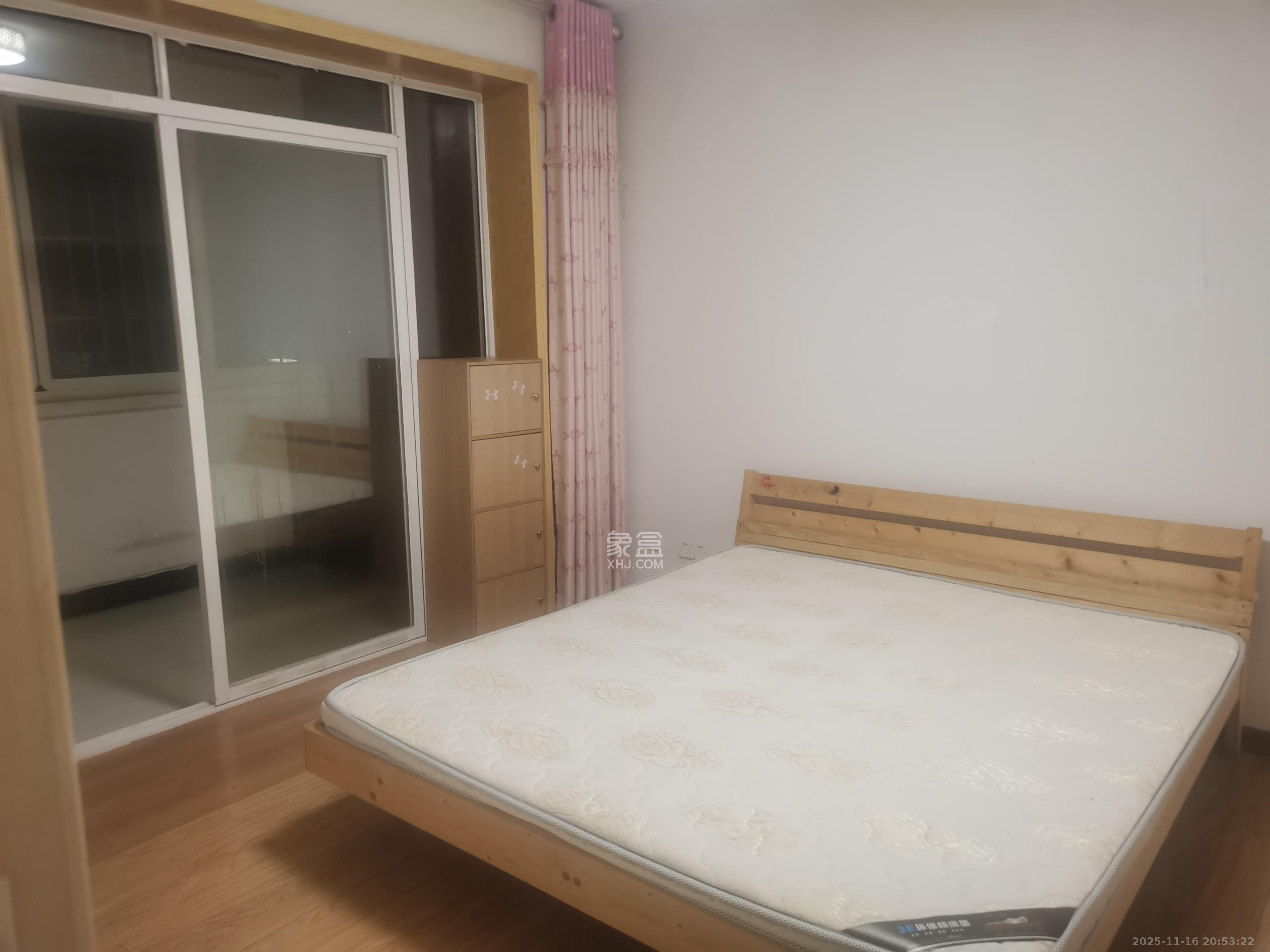 德润园 1室2厅1卫 1500.0元/月 德润园 1室2厅1卫 1500.0元/月室内图