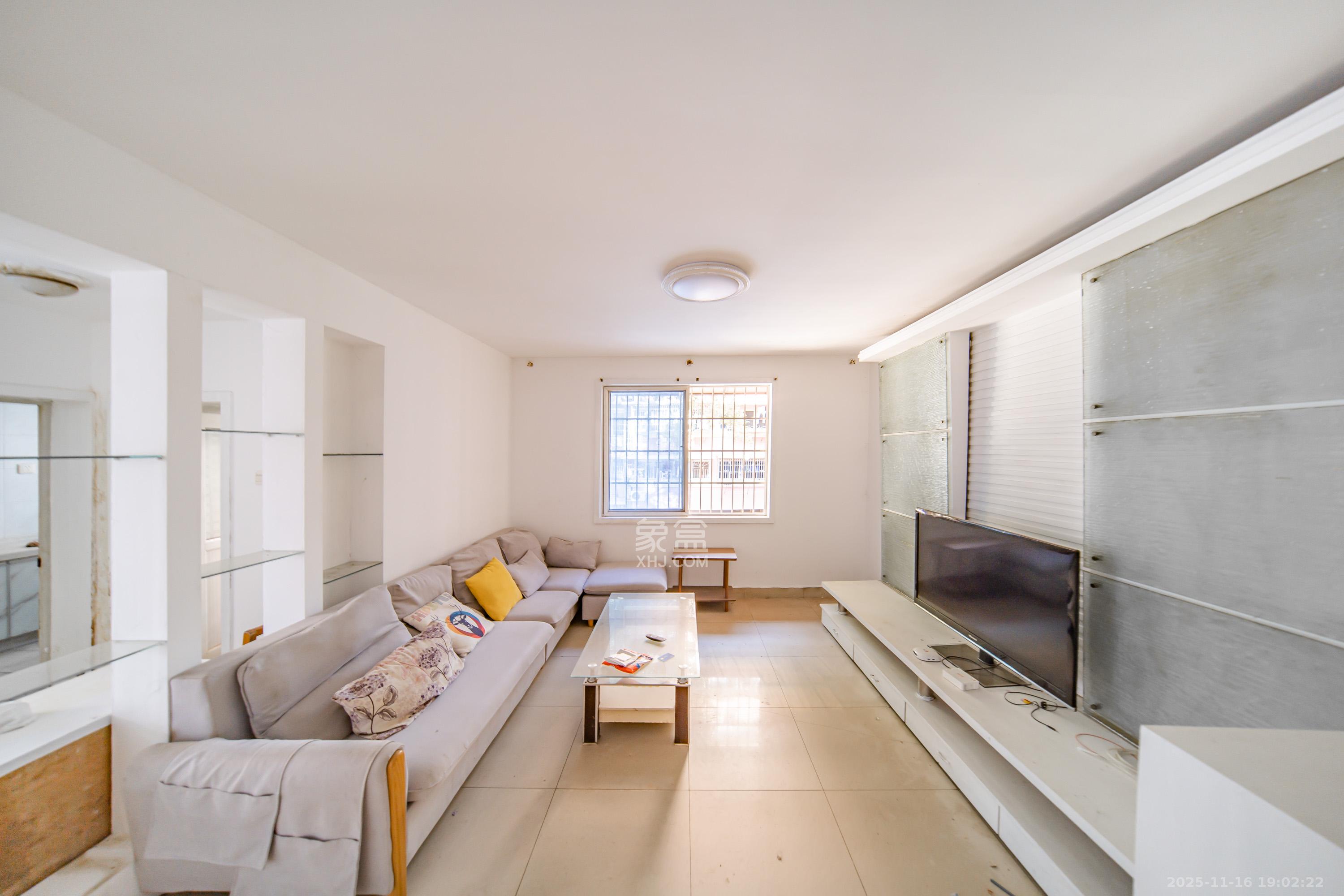 四方小区  3室2厅2卫    70.0万