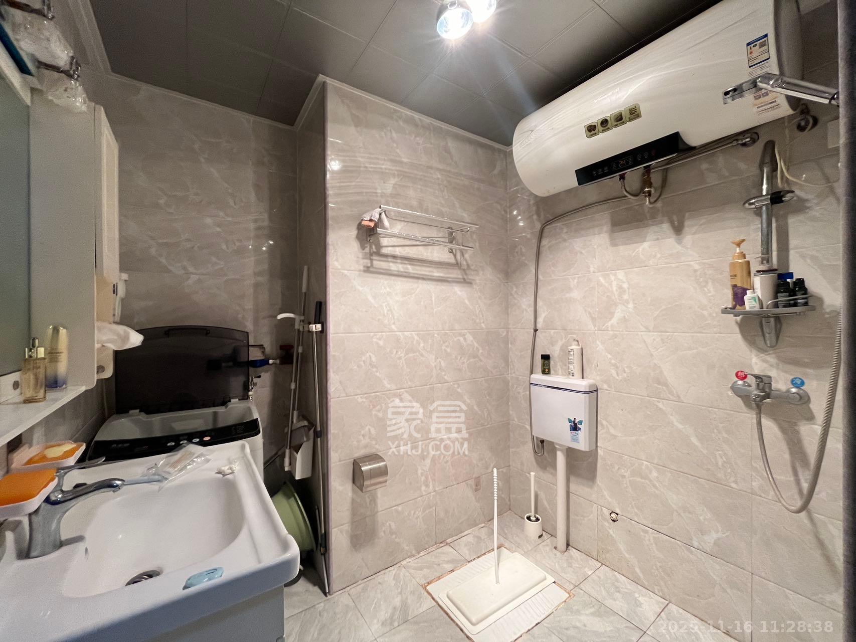 荣悦台  1室1厅1卫    1900.0元/月