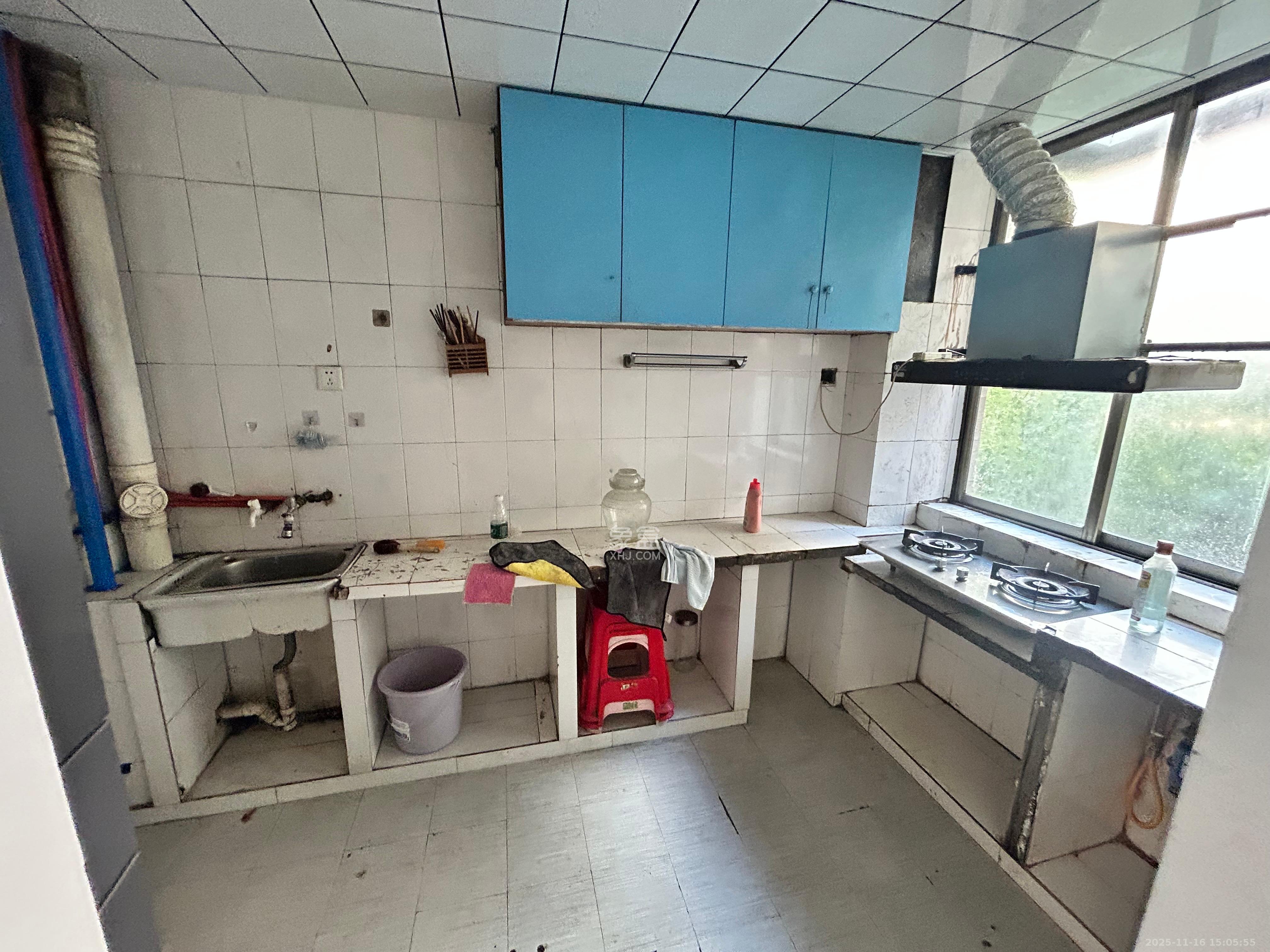 芙蓉公寓  1室2厅2卫    2500.0元/月室内图