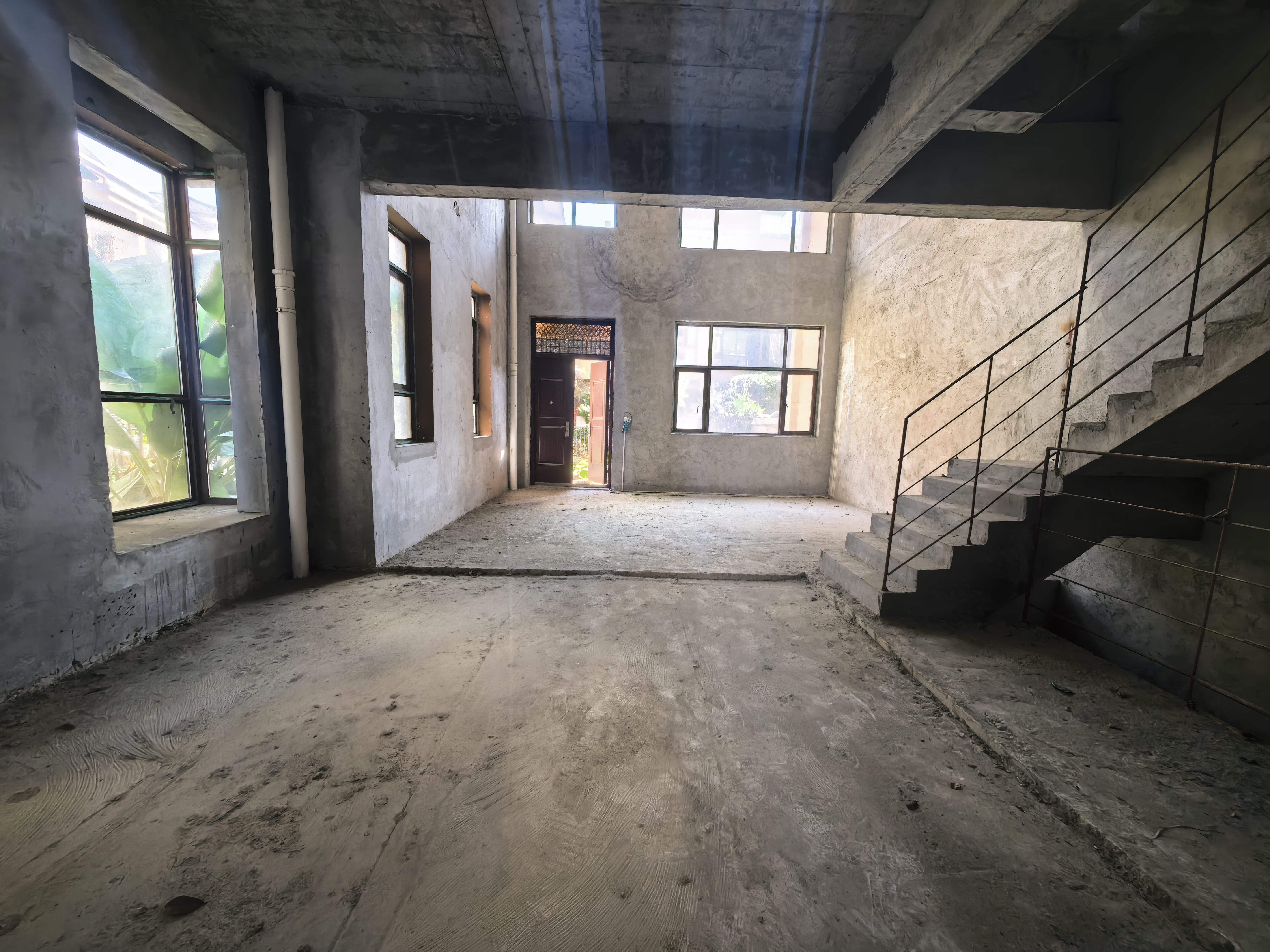 中天鹭鸶湾一期 5室2厅2卫 265.0万 中天鹭鸶湾一期 5室2厅2卫 265.0万客厅