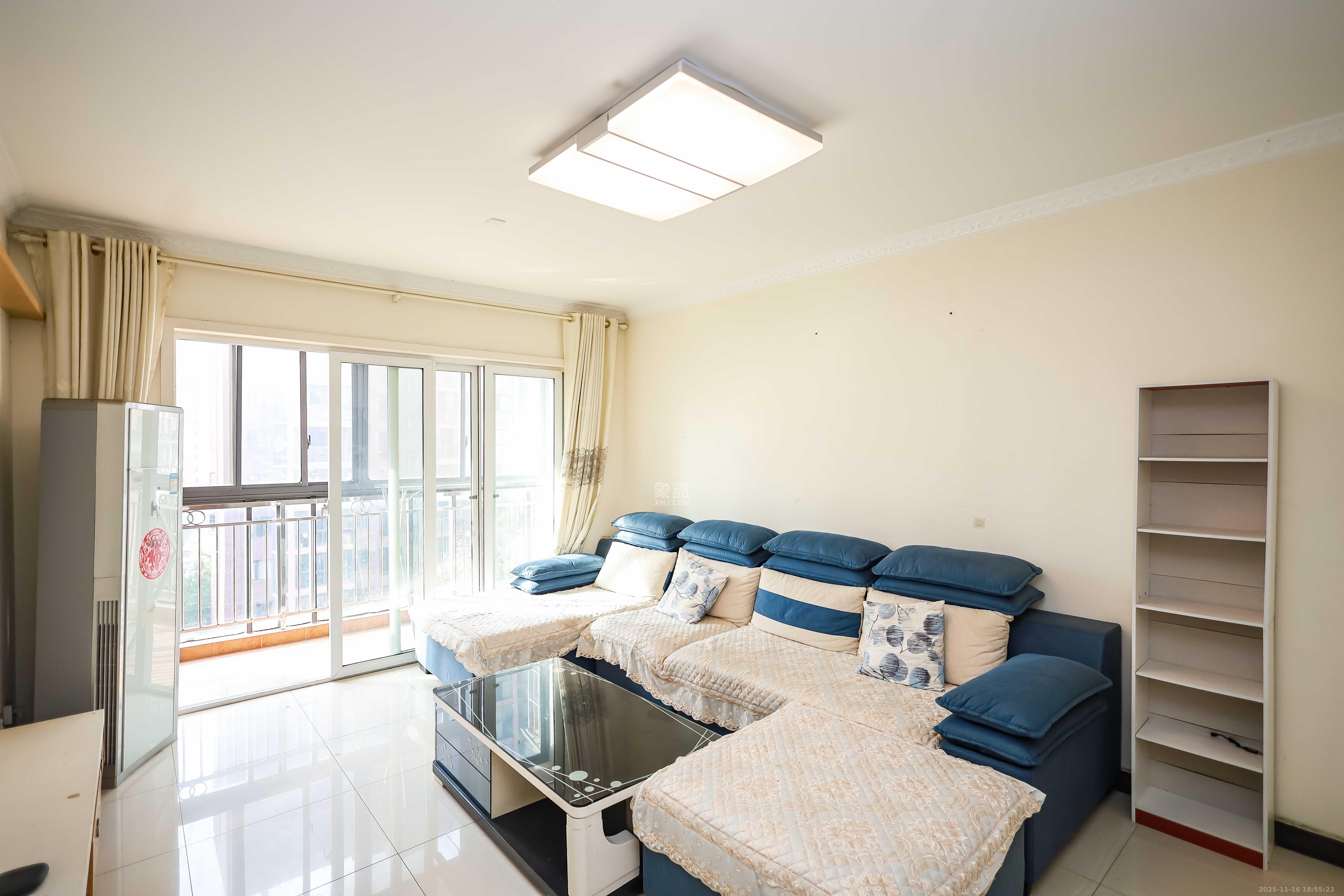 联美品格 3室2厅2卫 83.8万 联美品格 3室2厅2卫 83.8万客厅