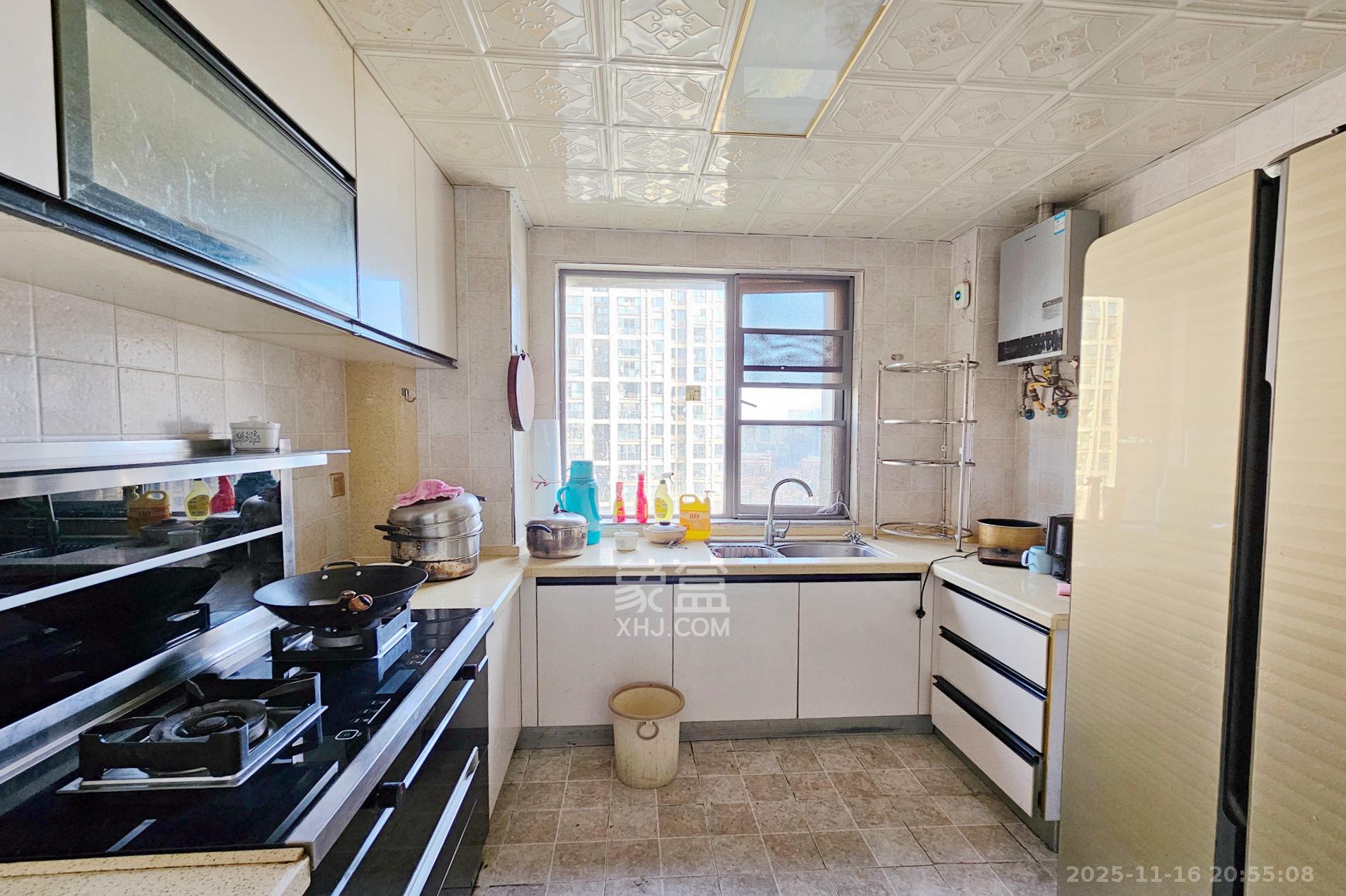 嘉宇盛世华章  3室2厅2卫    100.0万其他