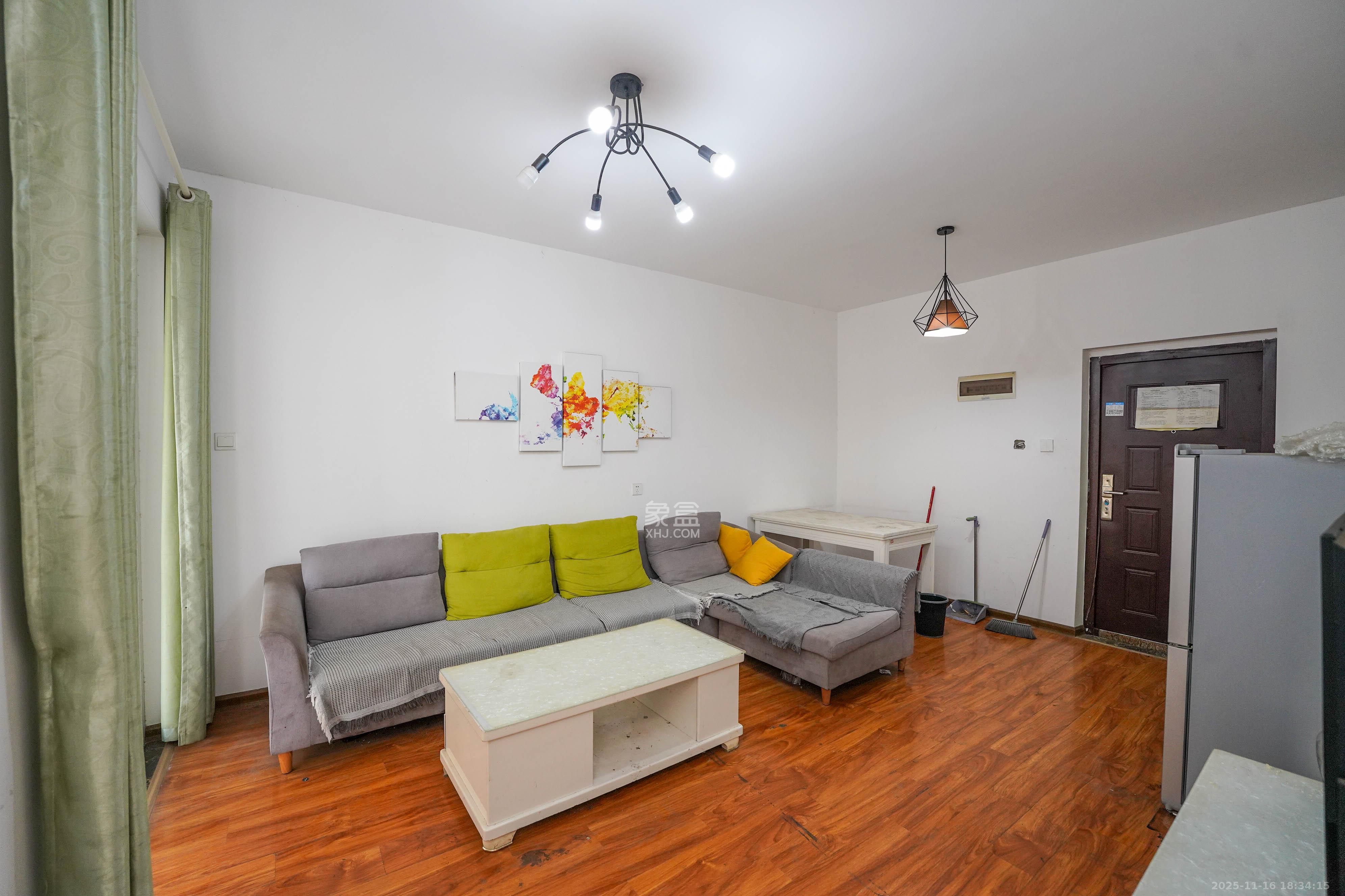 绿地新都会  2室2厅1卫    43.8万