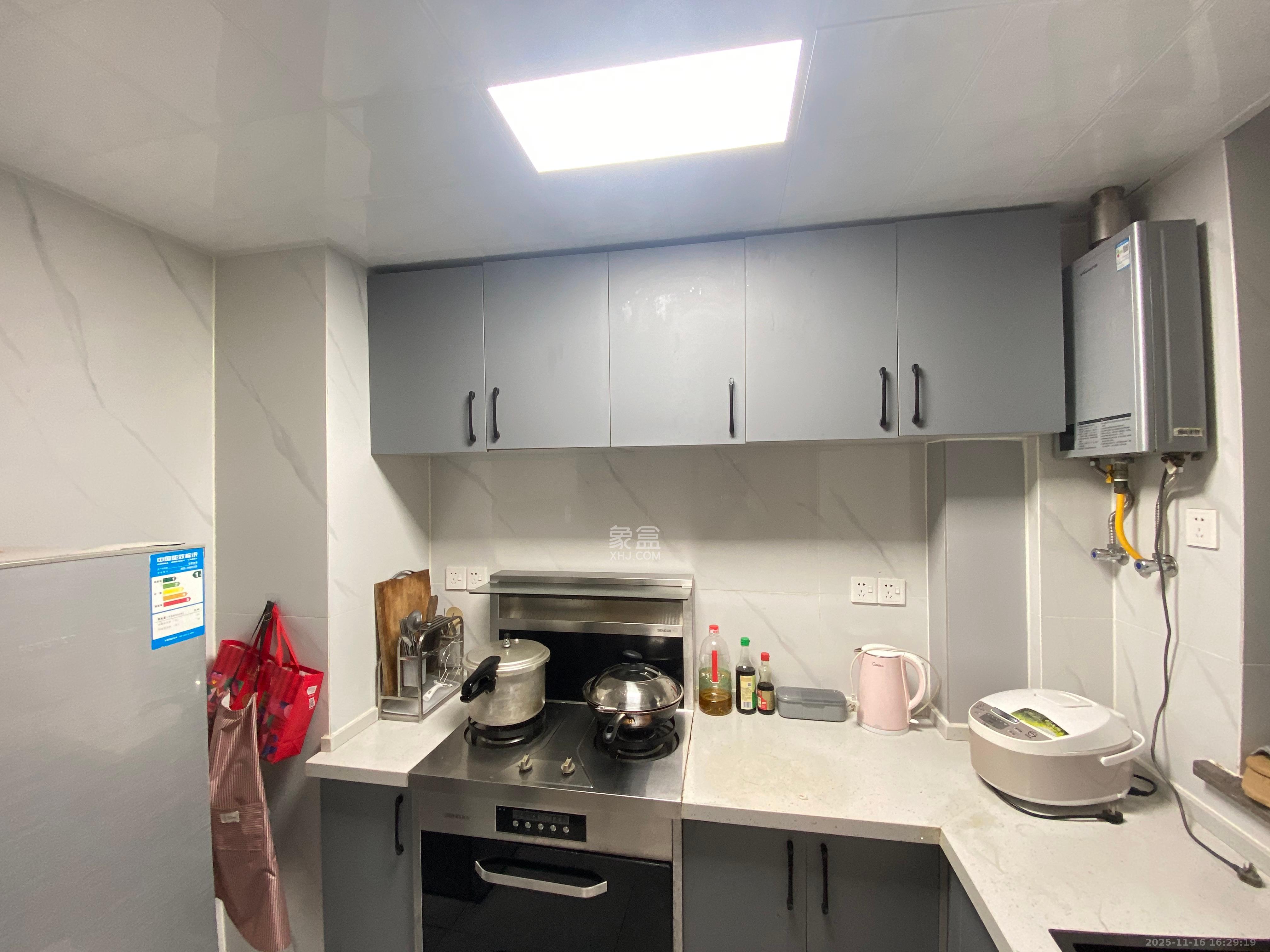 梅溪湖金茂悦（金悦雅苑）  1室2厅2卫    2700.0元/月室内图