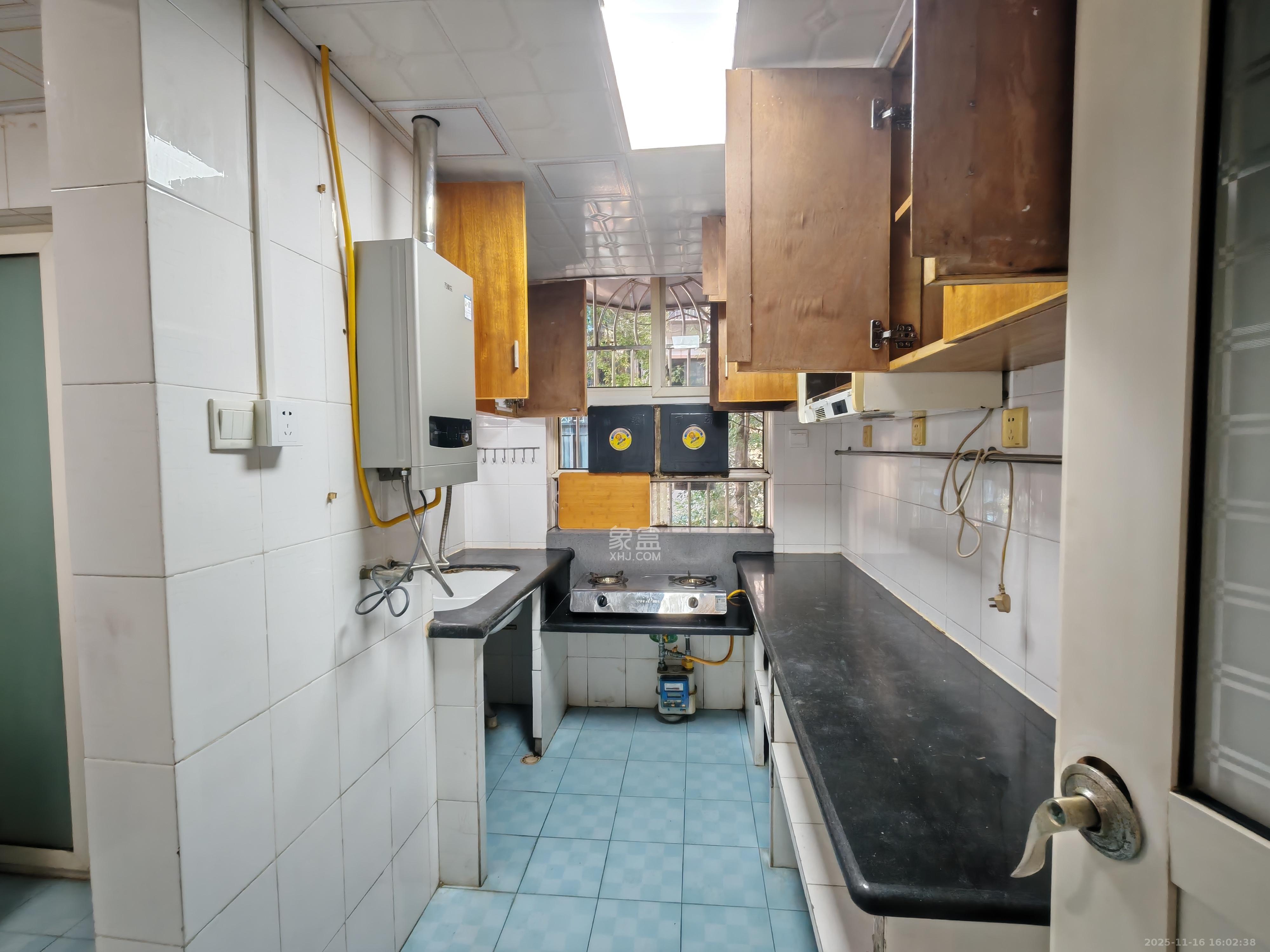 德政园  3室2厅2卫    2100.0元/月室内图