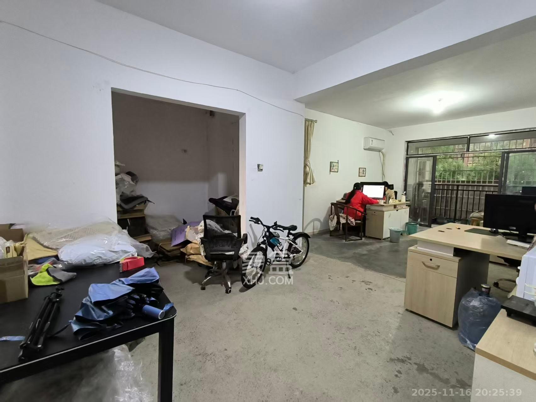 星城新宇川河苑 3室2厅1卫 2000.0元/月 星城新宇川河苑 3室2厅1卫 2000.0元/月室内图