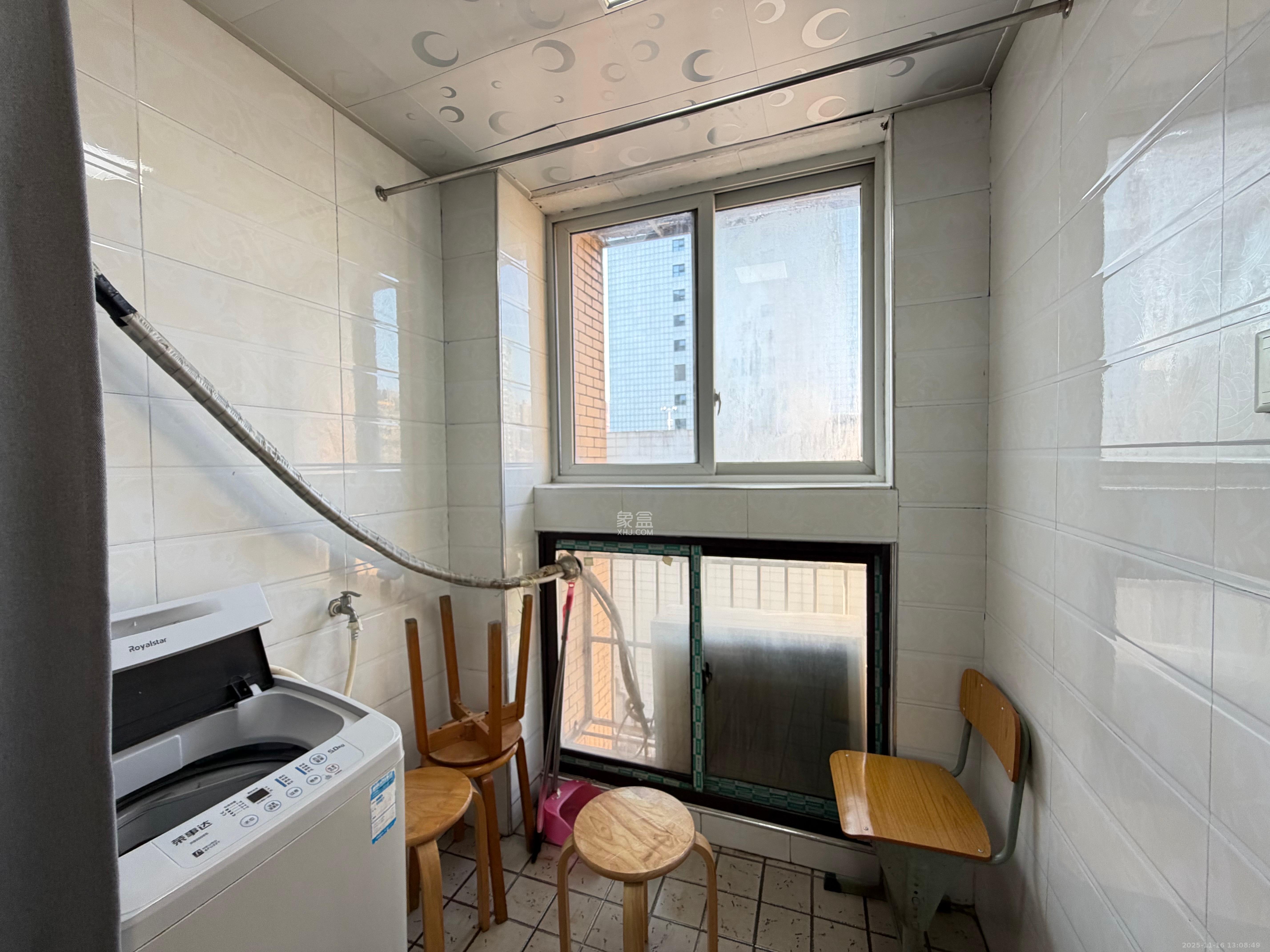 东方航标  1室1厅1卫    1350.0元/月室内图