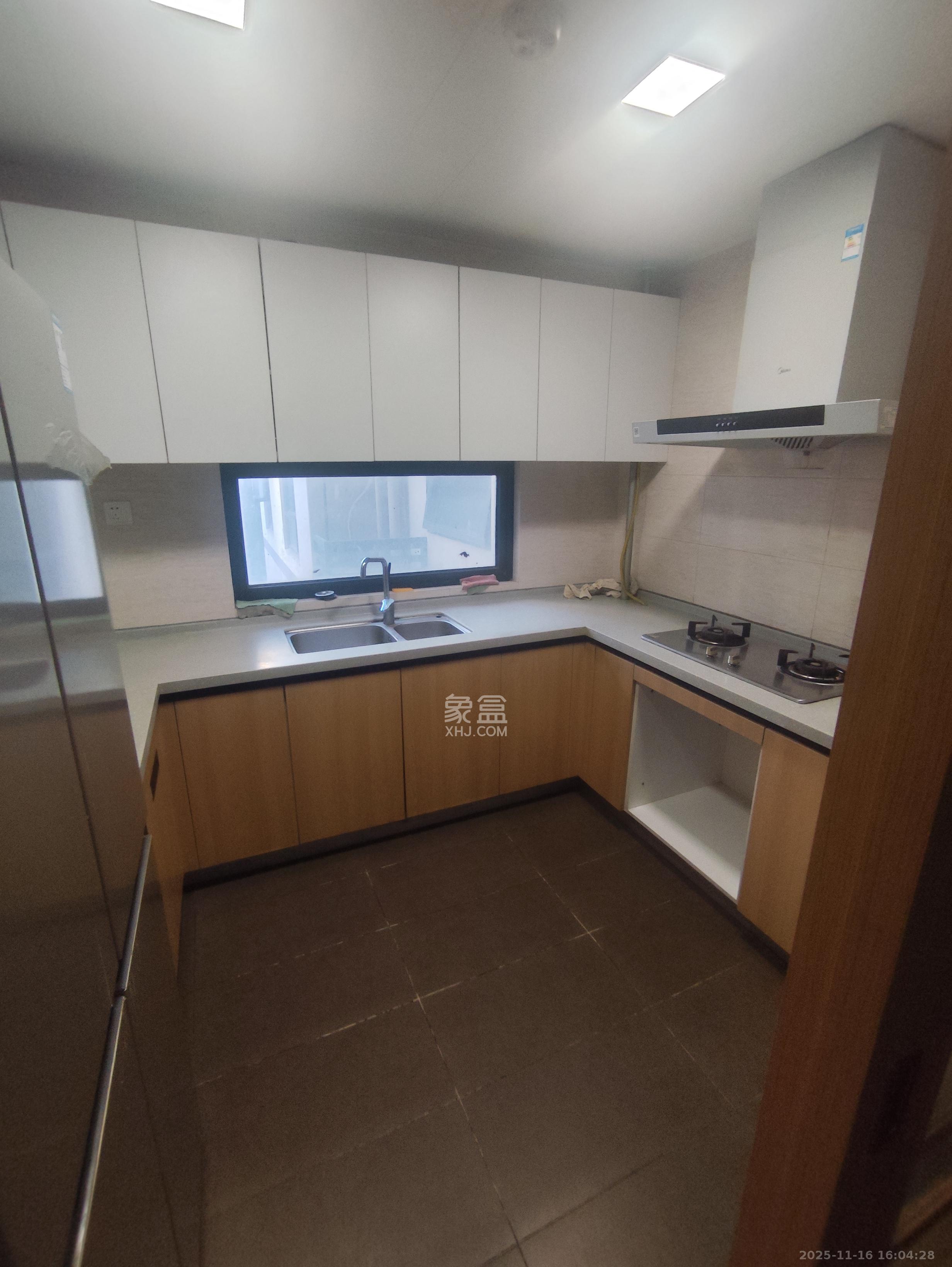 万科魅力之城非凡里  3室2厅2卫    2300.0元/月室内图