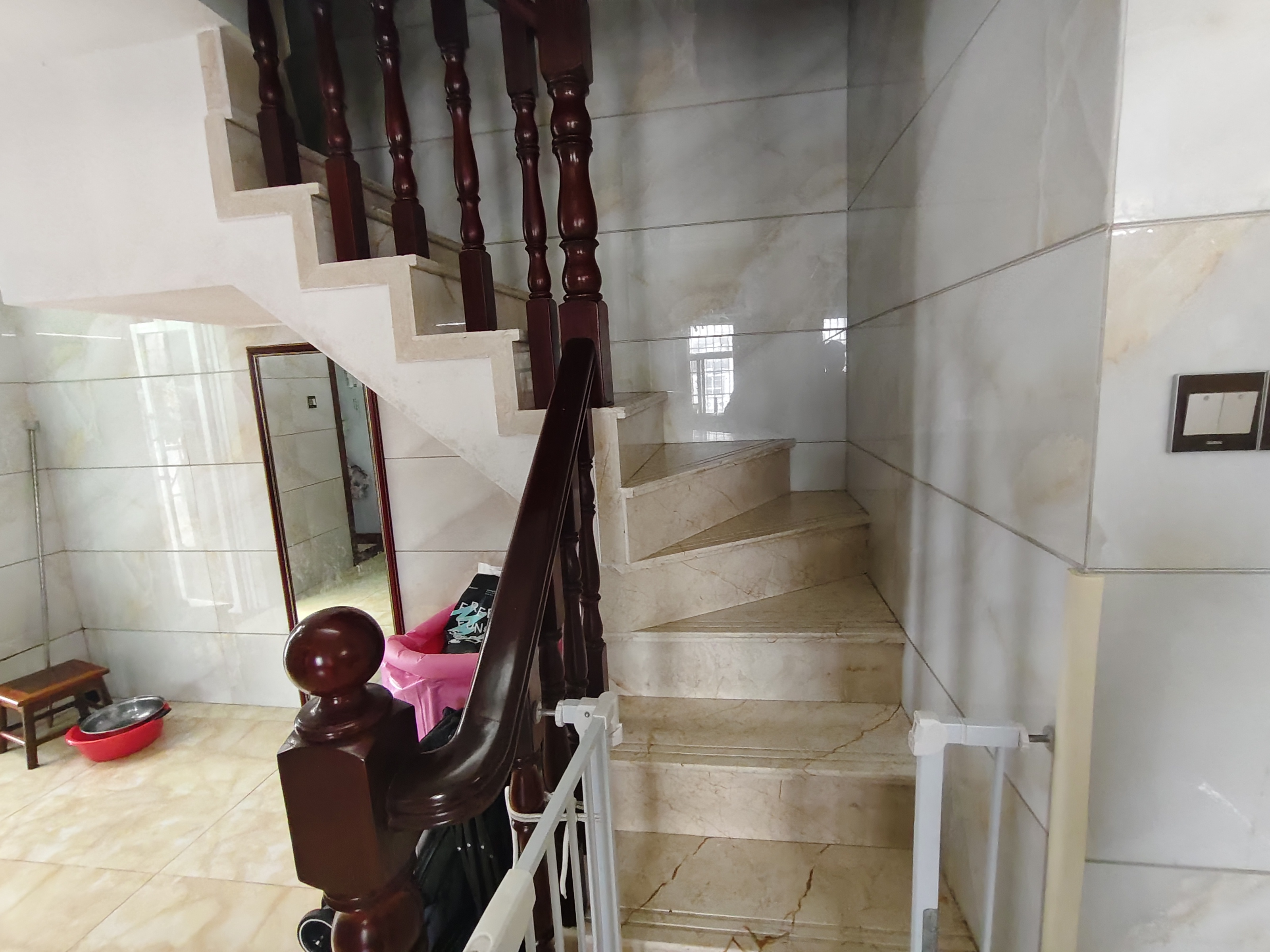 宝泰温泉花园 4室2厅2卫 3800.0元/月 宝泰温泉花园 4室2厅2卫 3800.0元/月室内图