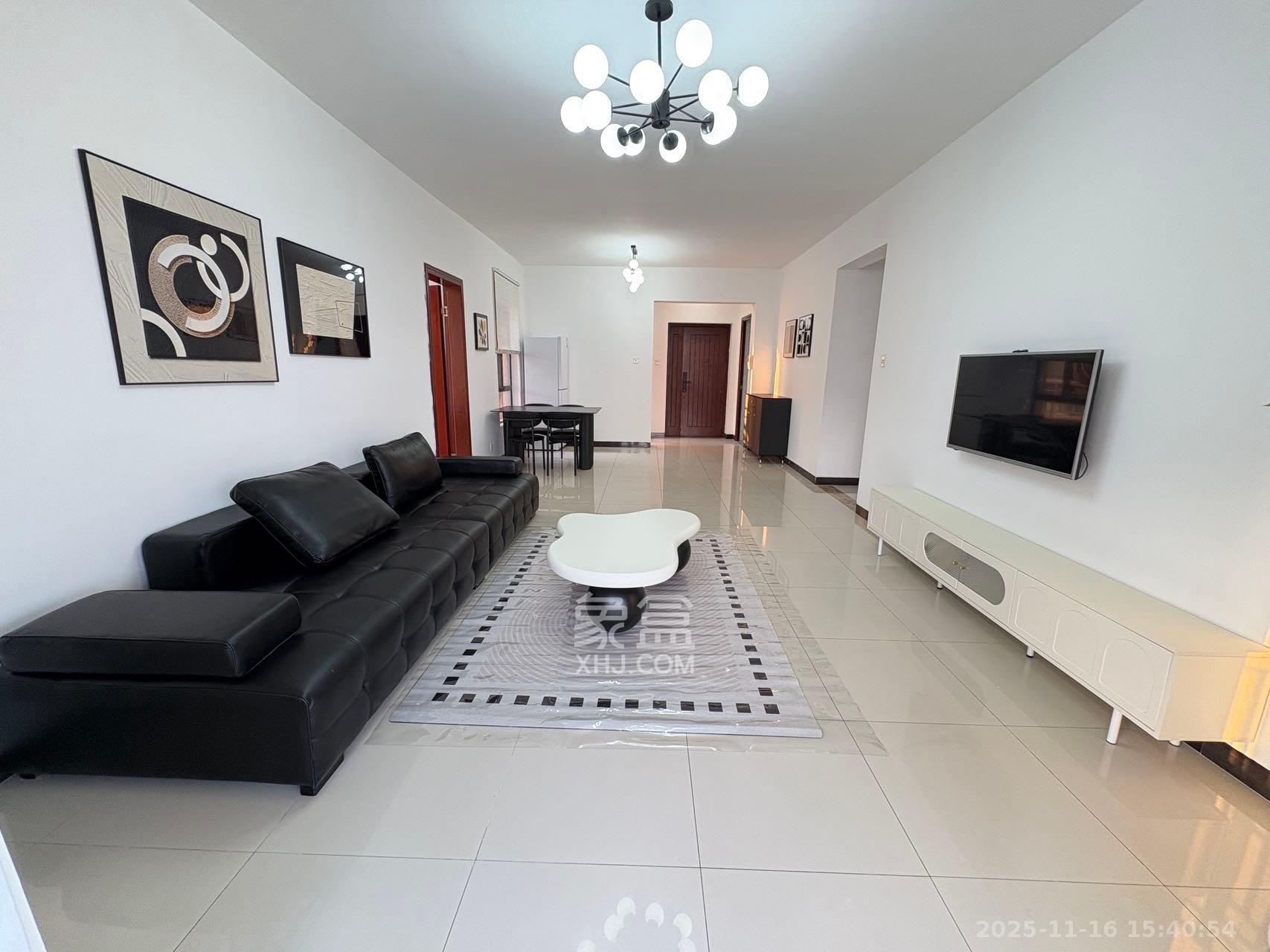 融科檀香山（融科紫檀、香山国际）  4室2厅2卫    3980.0元/月