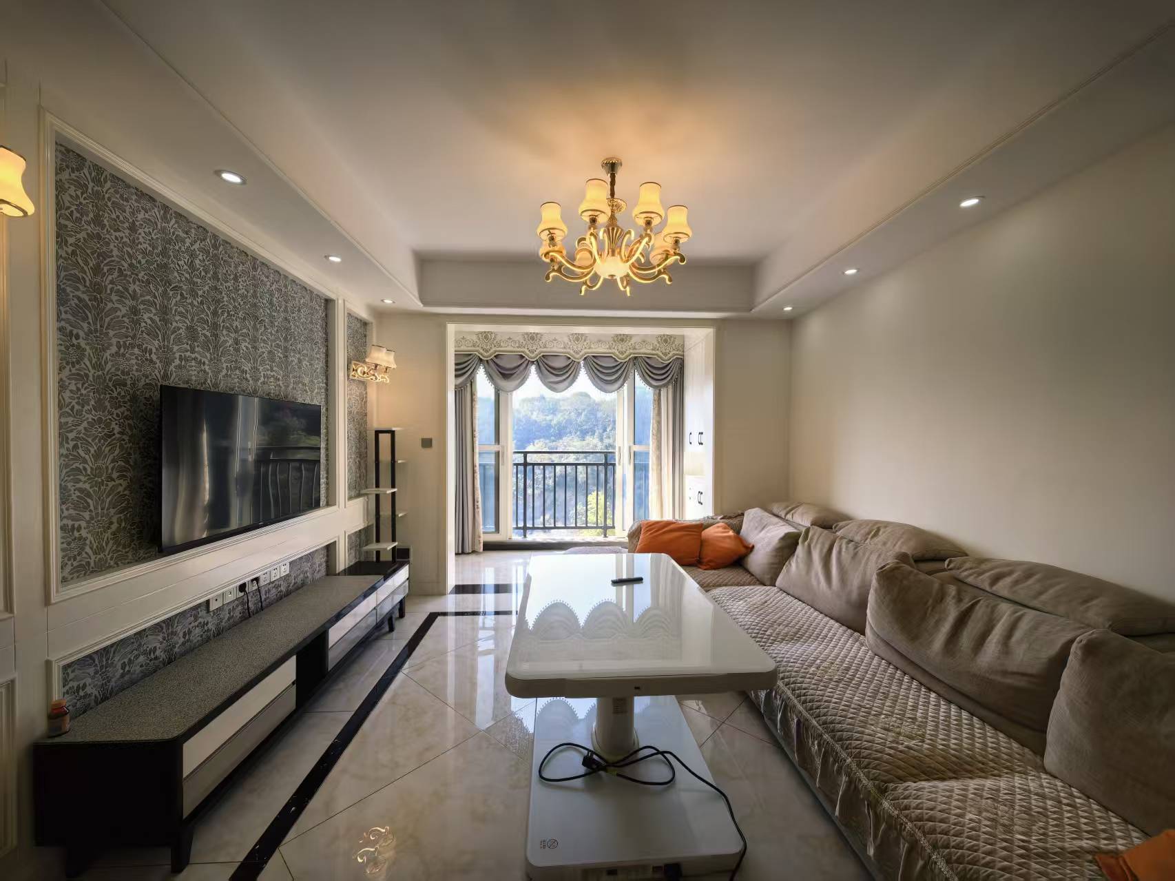 宏天绿城 3室2厅1卫 63.8万 宏天绿城 3室2厅1卫 63.8万客厅