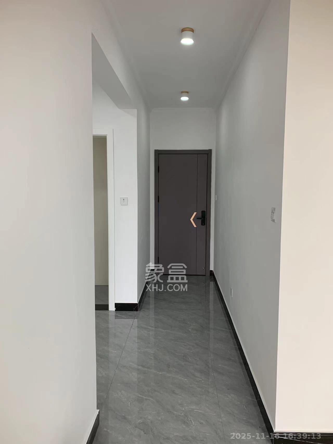 长房东旭国际  2室1厅1卫    2000.0元/月室内图