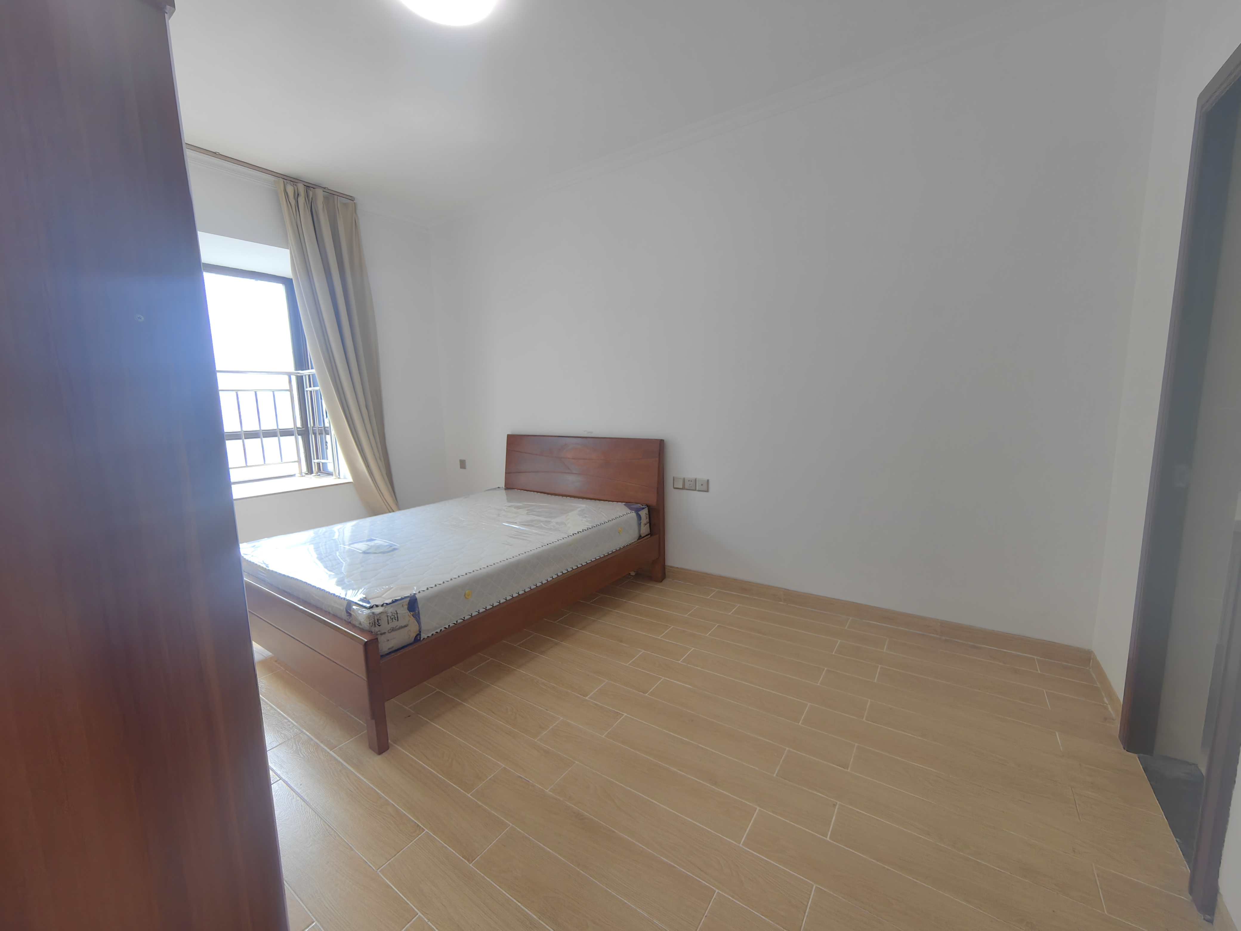 海湾花园  3室2厅2卫    3800.0元/月室内图