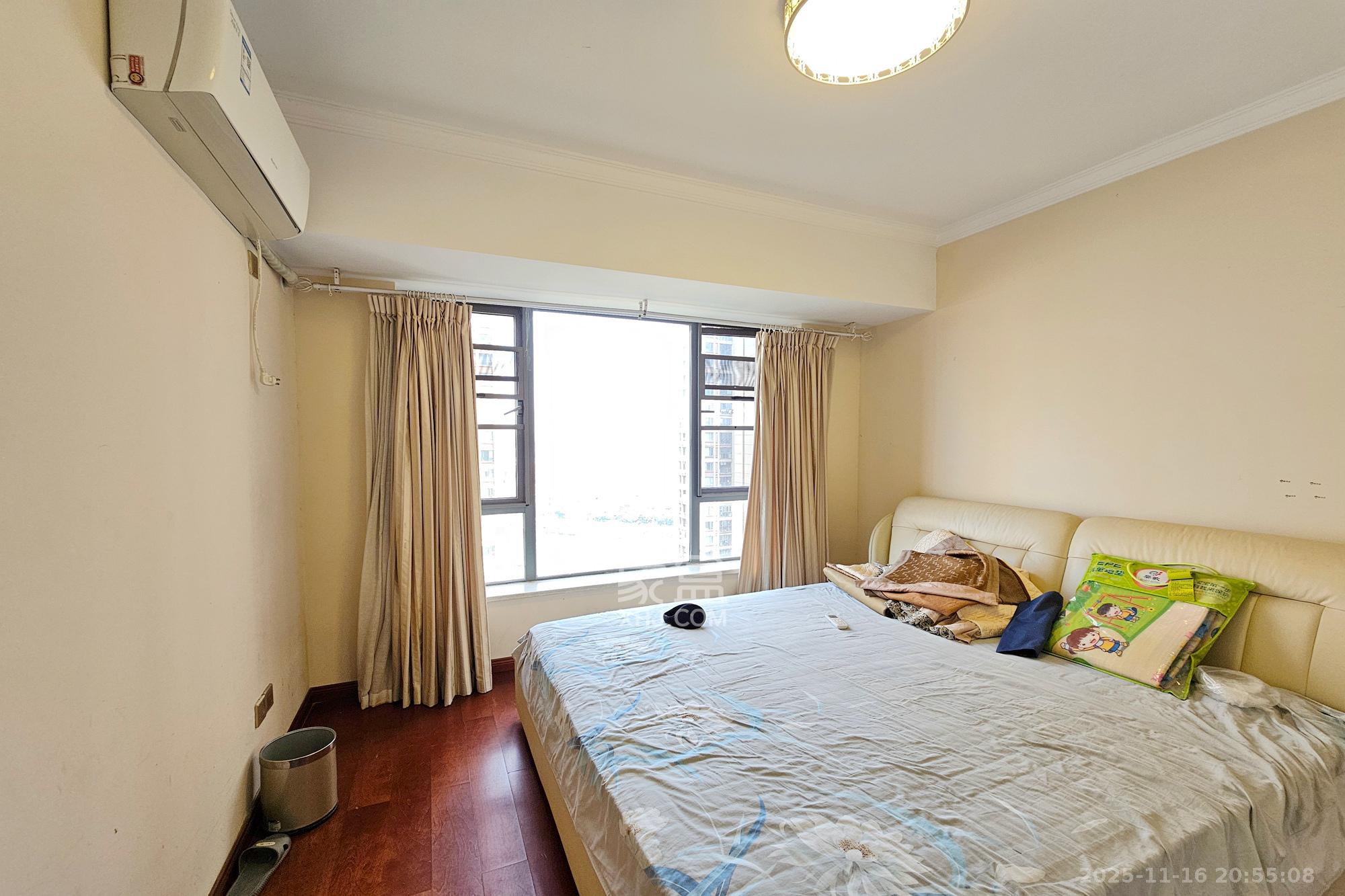 嘉宇盛世华章 3室2厅2卫 100.0万 嘉宇盛世华章 3室2厅2卫 100.0万卧室