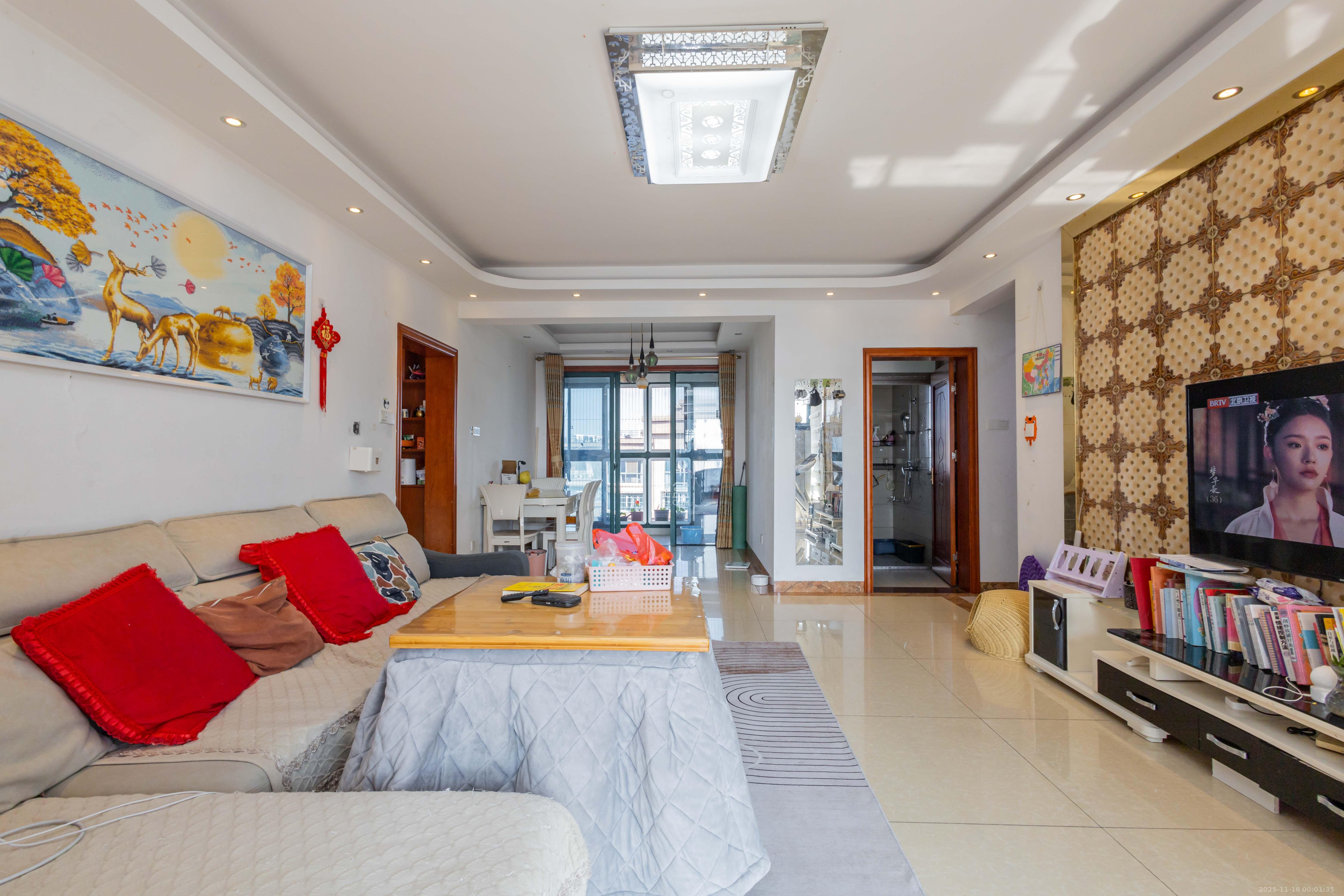 才子佳郡 4室2厅2卫 76.0万 才子佳郡 4室2厅2卫 76.0万客厅