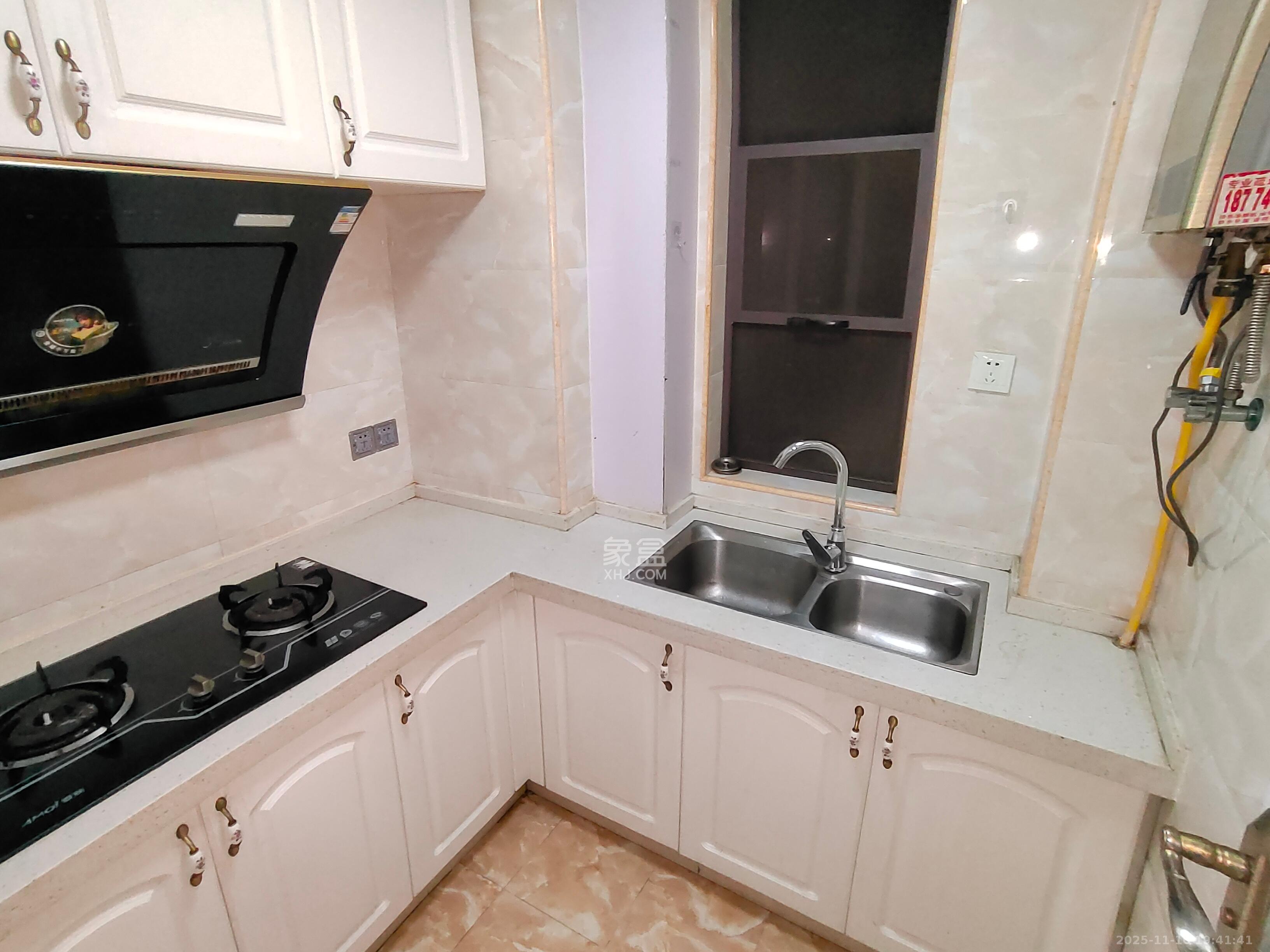 达美D6区  2室1厅1卫    2000.0元/月