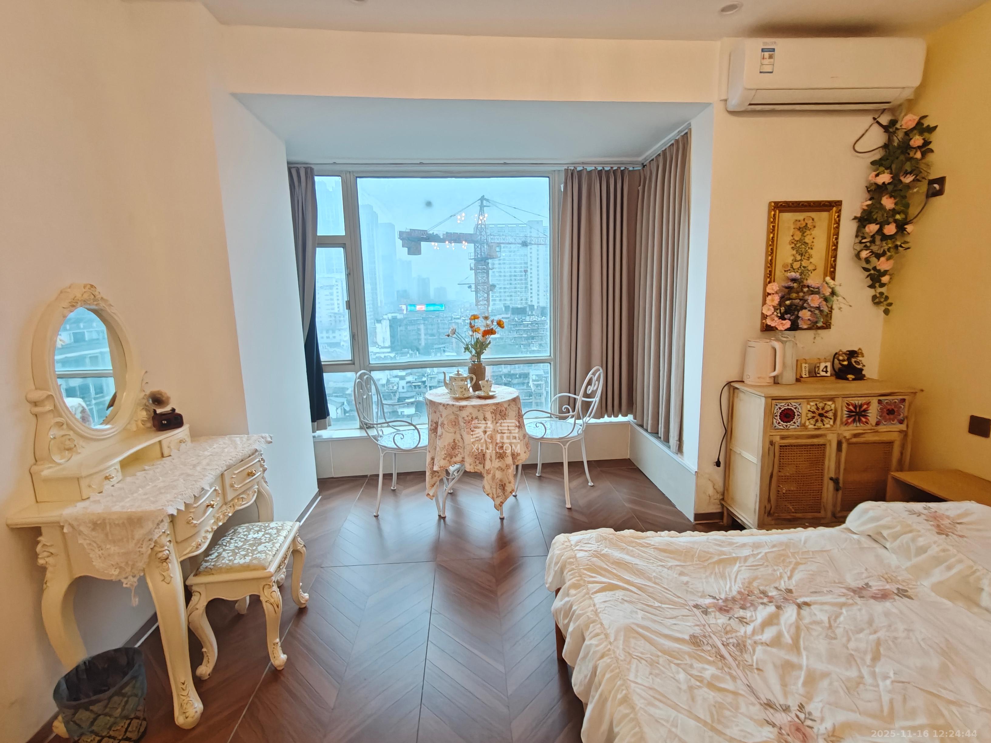 BOBO国际  1室1厅1卫    2400.0元/月室内图