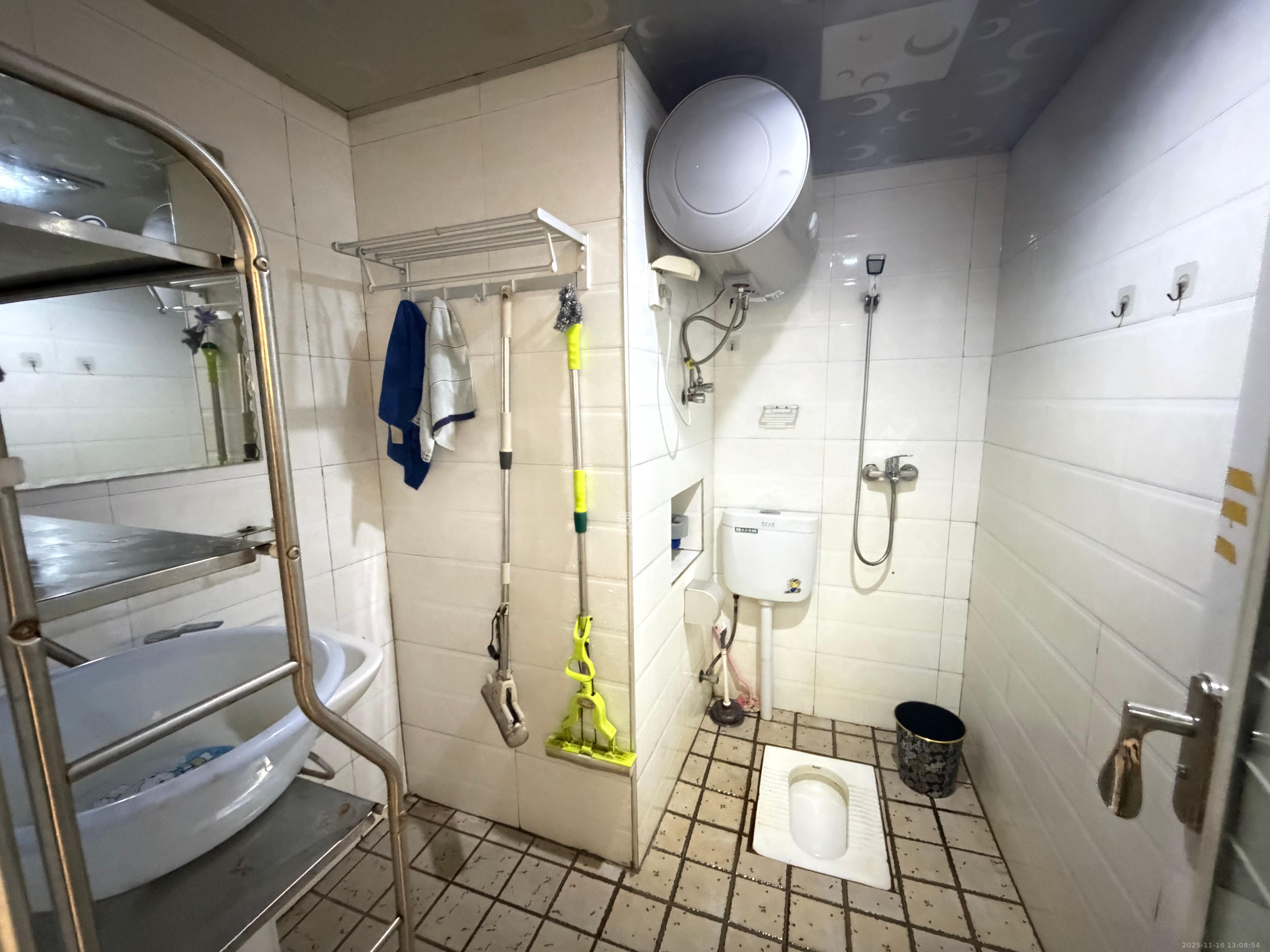 东方航标  1室1厅1卫    1350.0元/月室内图