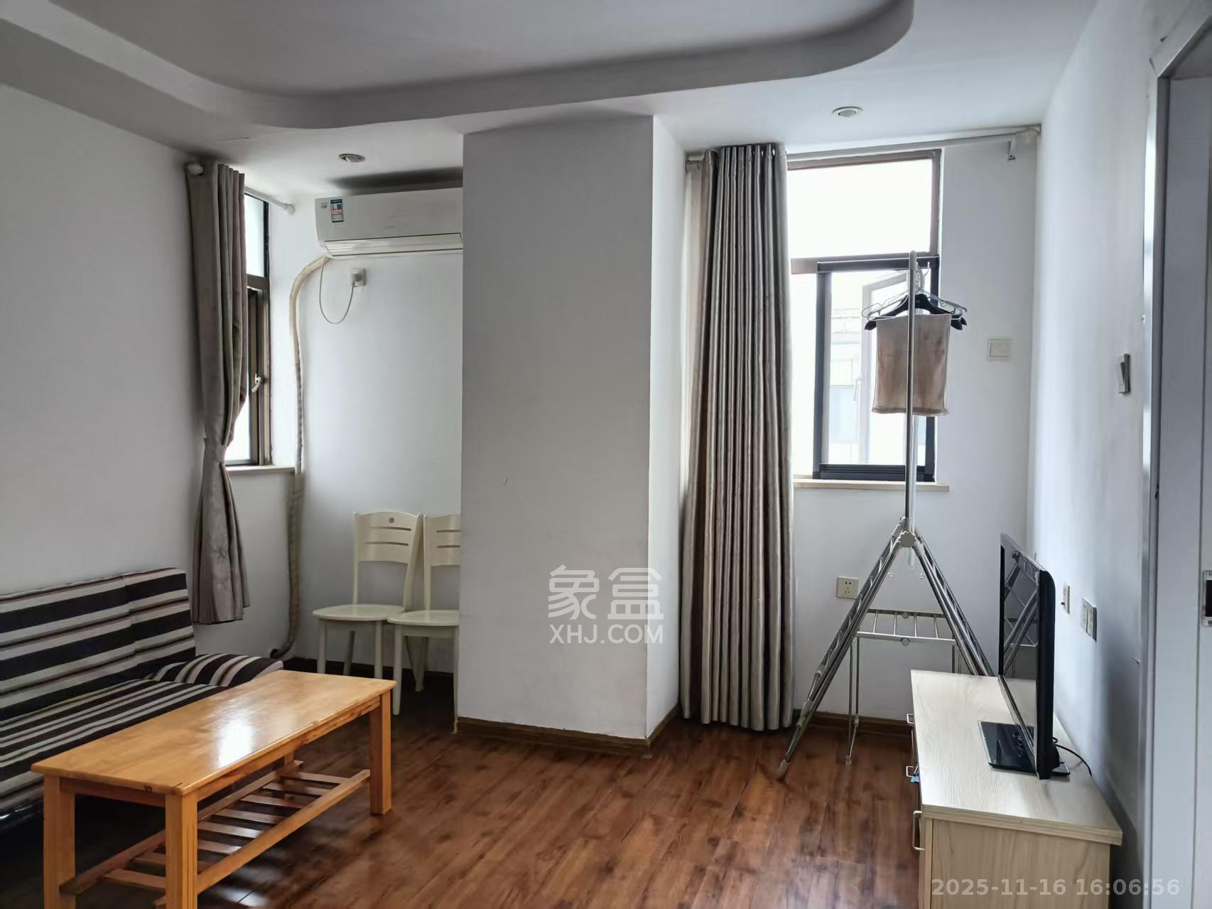 昊天大厦  2室1厅1卫    2200.0元/月室内图