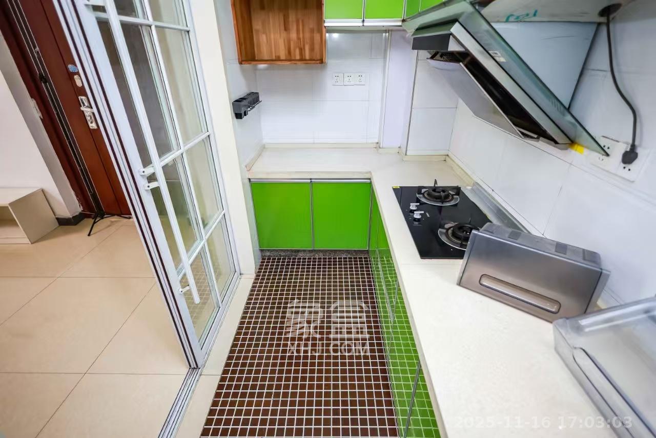 莱茵城  3室2厅2卫    2000.0元/月室内图