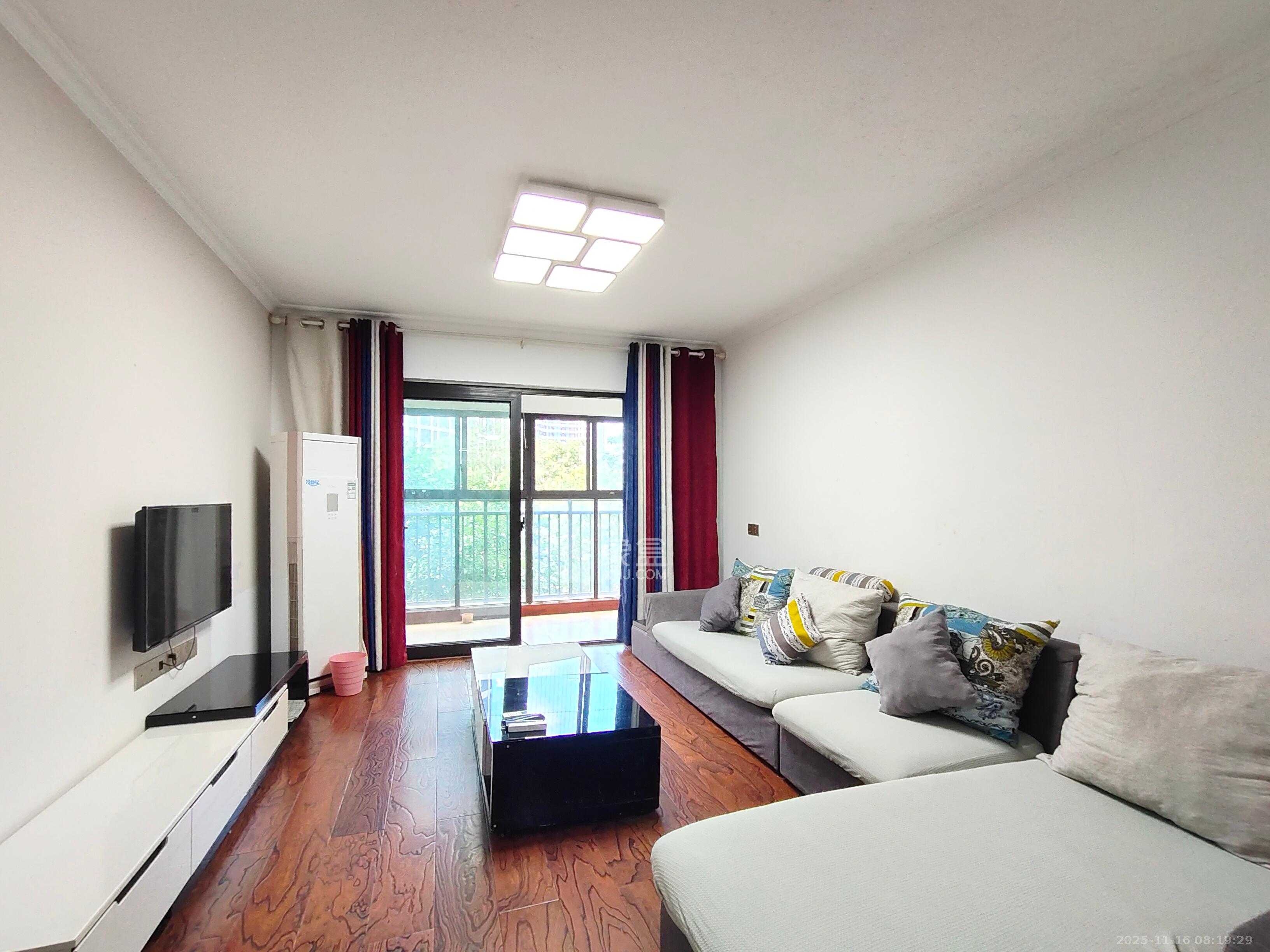 旭辉香樟公馆  3室2厅2卫    2500.0元/月室内图