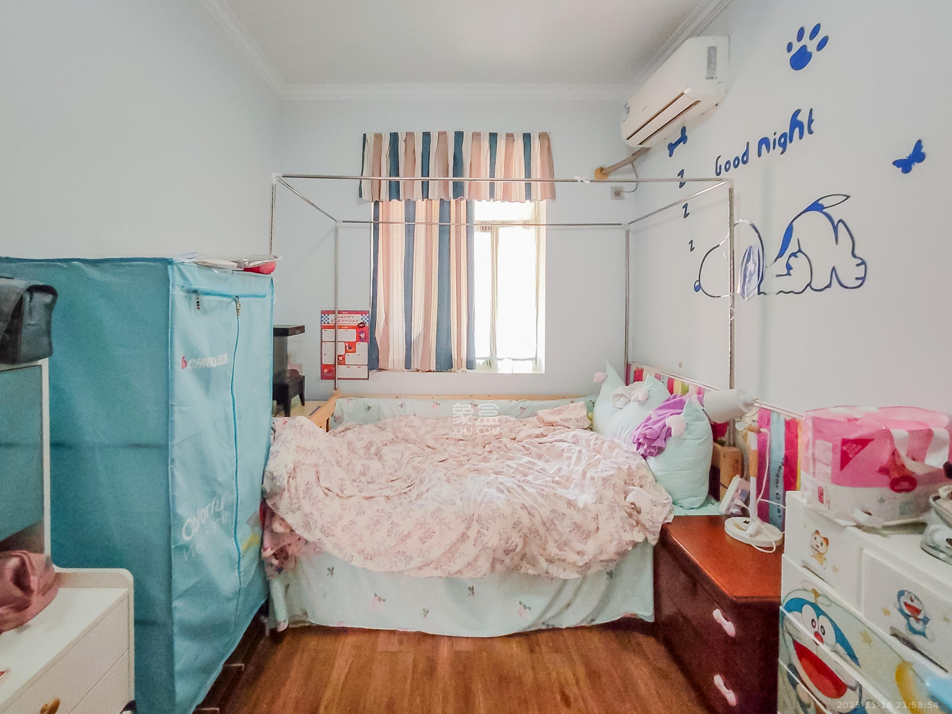 岸芷汀兰  4室2厅2卫    70.0万卧室