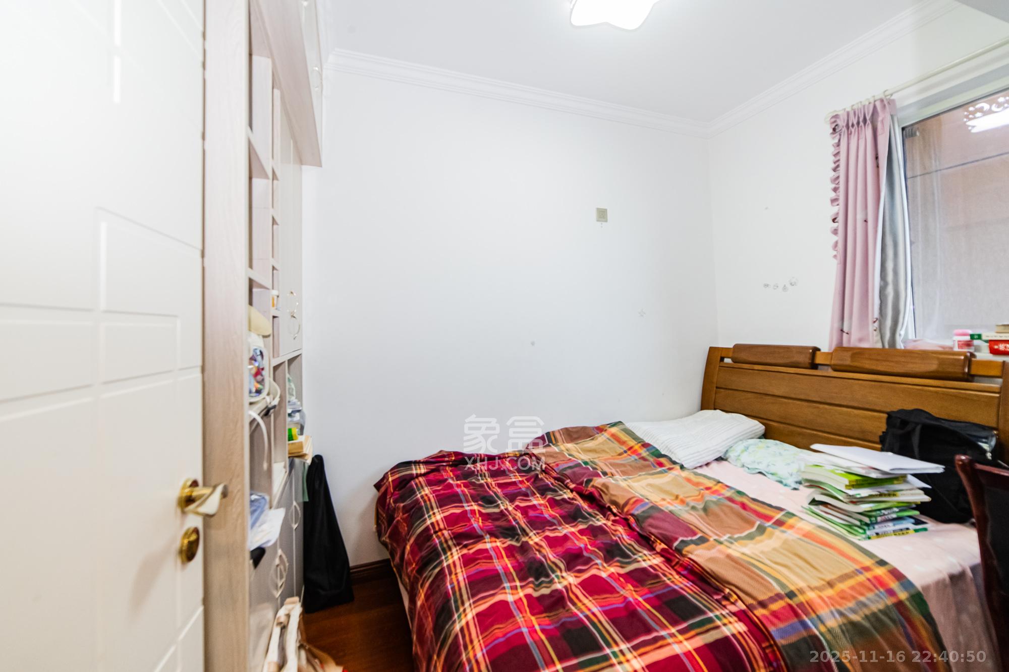 北辰三角洲E6区 3室1厅1卫 135.0万 北辰三角洲E6区 3室1厅1卫 135.0万卧室