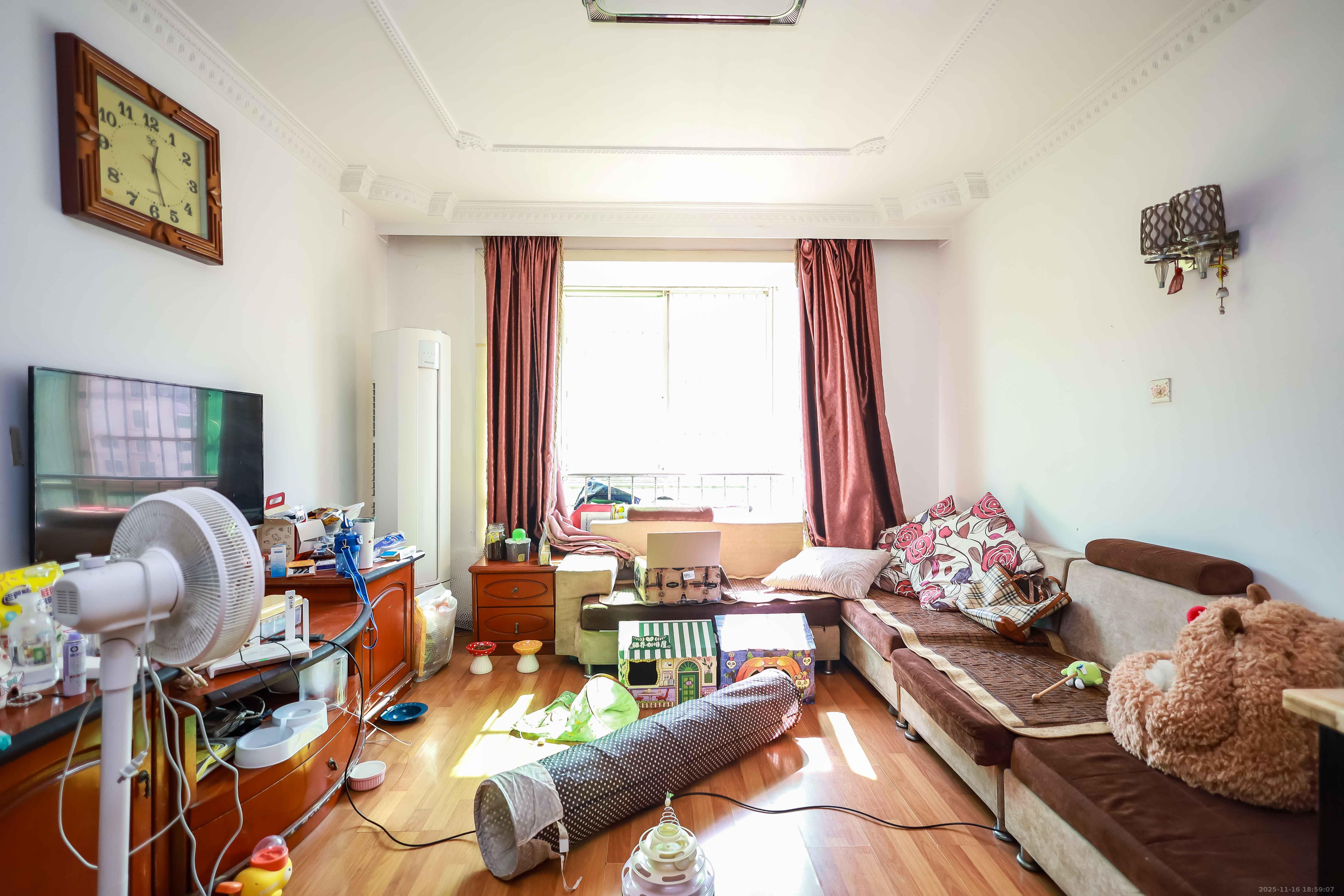 咸嘉新村嘉明苑  5室2厅2卫    105.0万