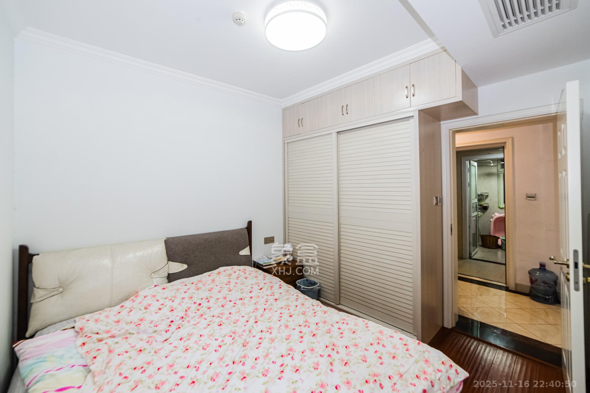 北辰三角洲E6区 3室1厅1卫 135.0万 北辰三角洲E6区 3室1厅1卫 135.0万卧室