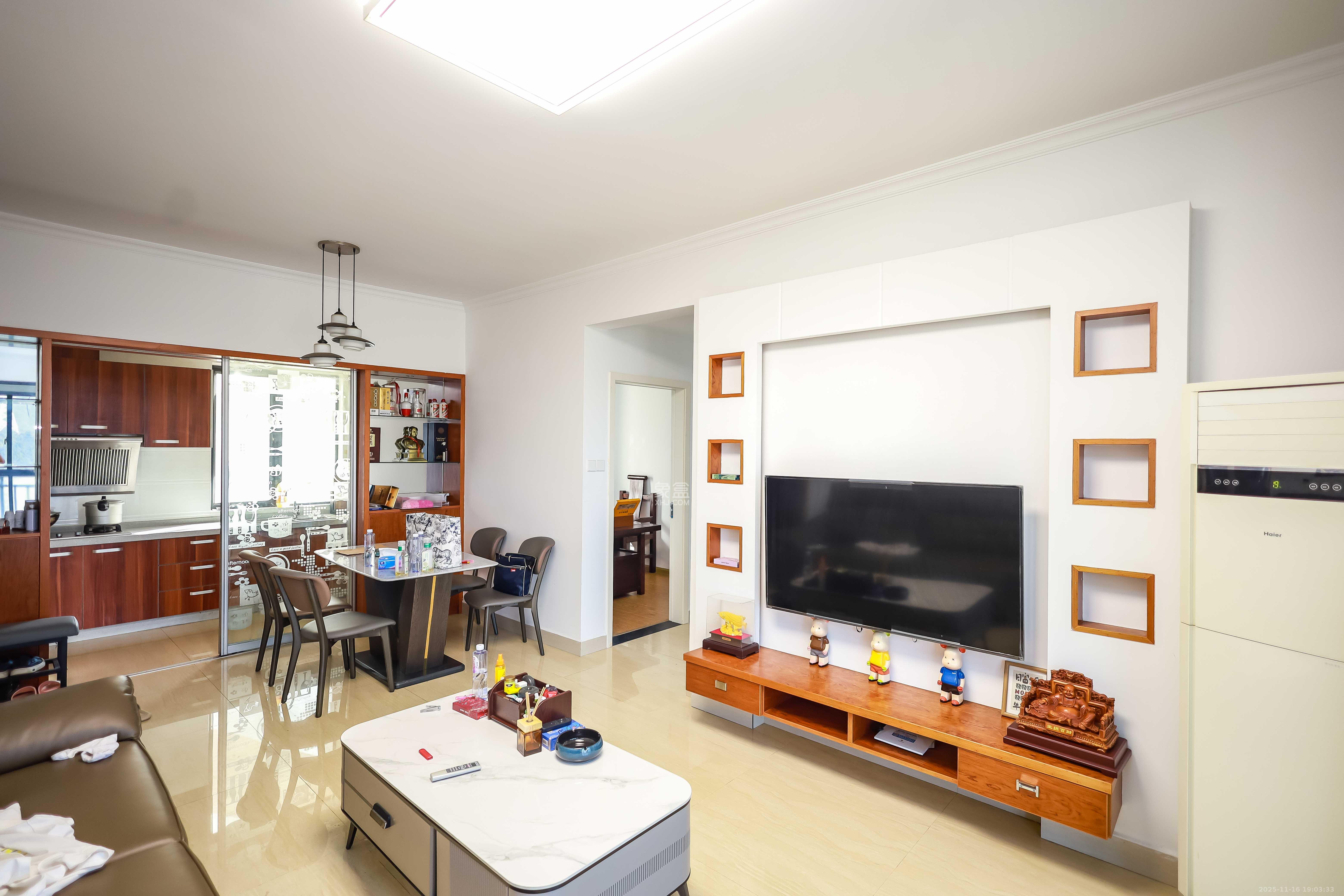 莱茵城 3室2厅2卫 78.0万 莱茵城 3室2厅2卫 78.0万客厅