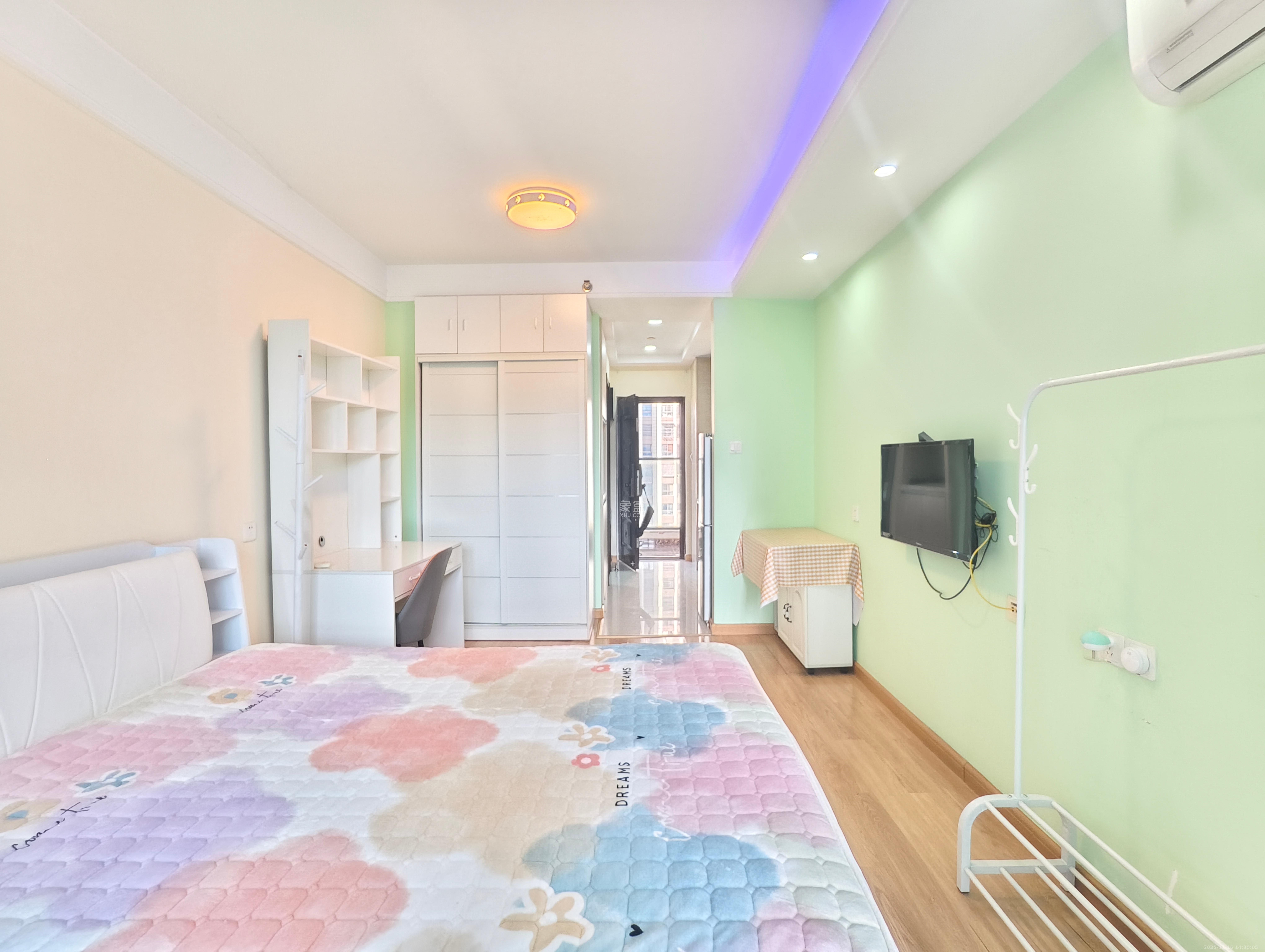 绿地中央广场  1室1厅1卫    1600.0元/月室内图