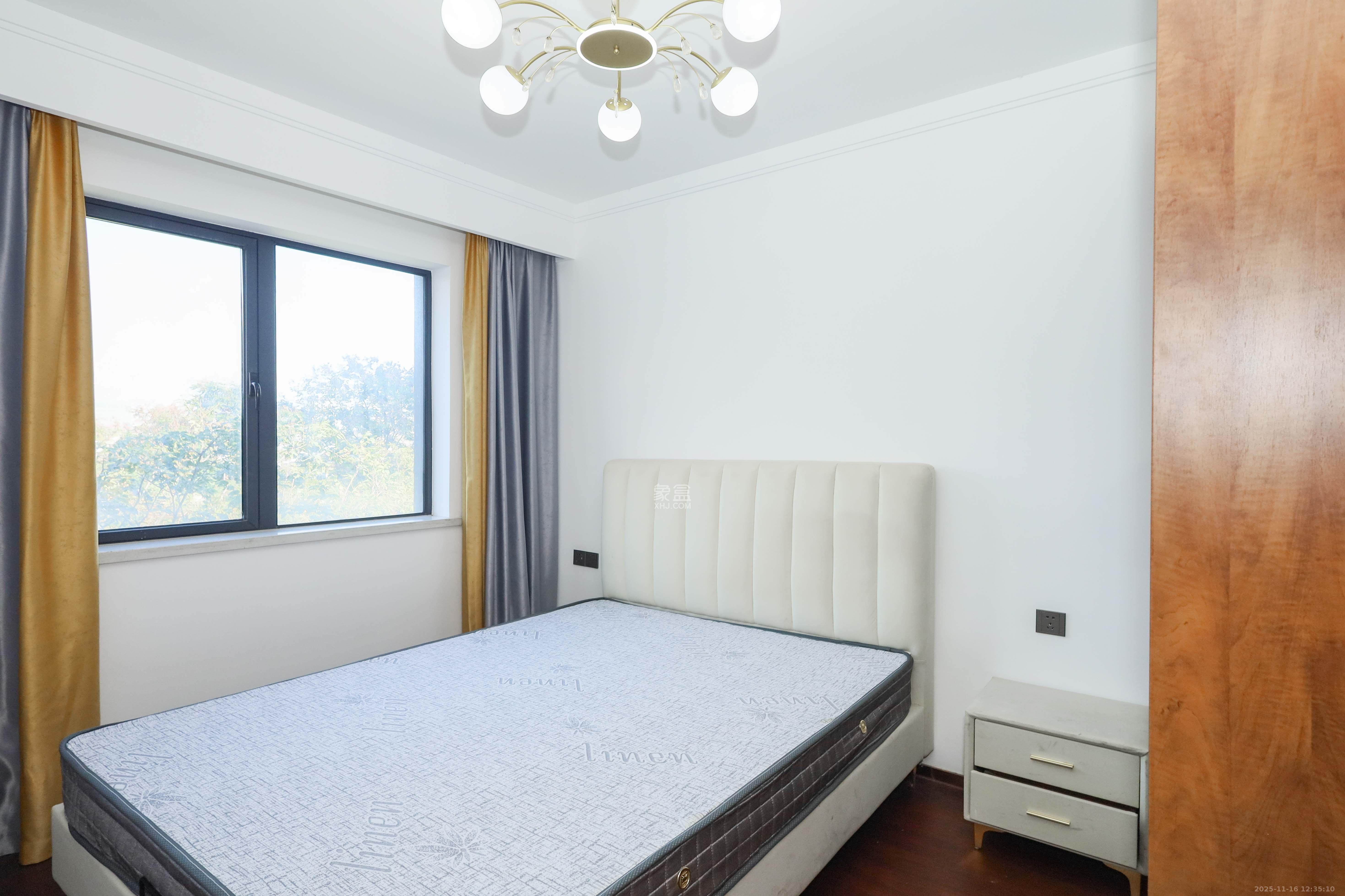 梅溪悦章  4室2厅2卫    135.0万卧室