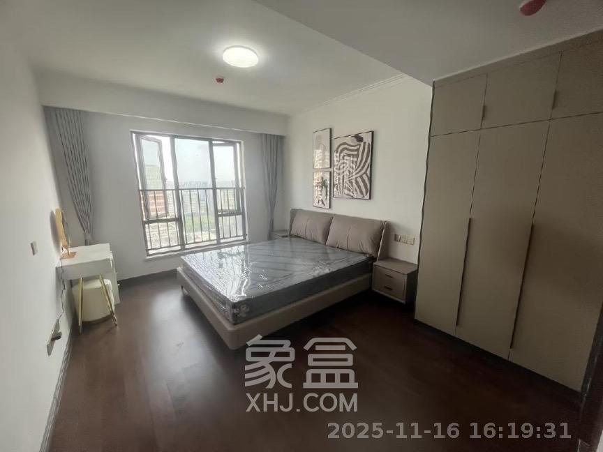 绿地长沙城际空间站(绿地新里佳苑) 4室2厅2卫 3600.0元/月 绿地长沙城际空间站(绿地新里佳苑) 4室2厅2卫 3600.0元/月室内图