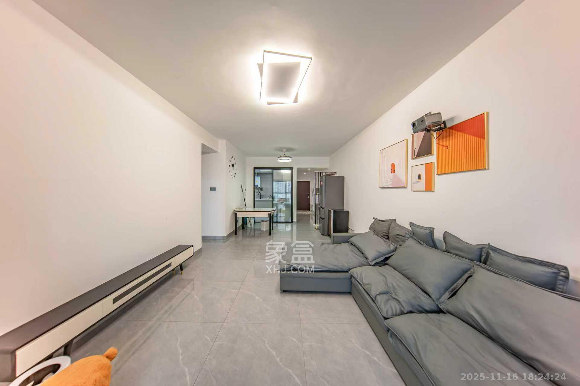 蔷薇国际 3室1厅1卫 2200.0元/月 蔷薇国际 3室1厅1卫 2200.0元/月室内图