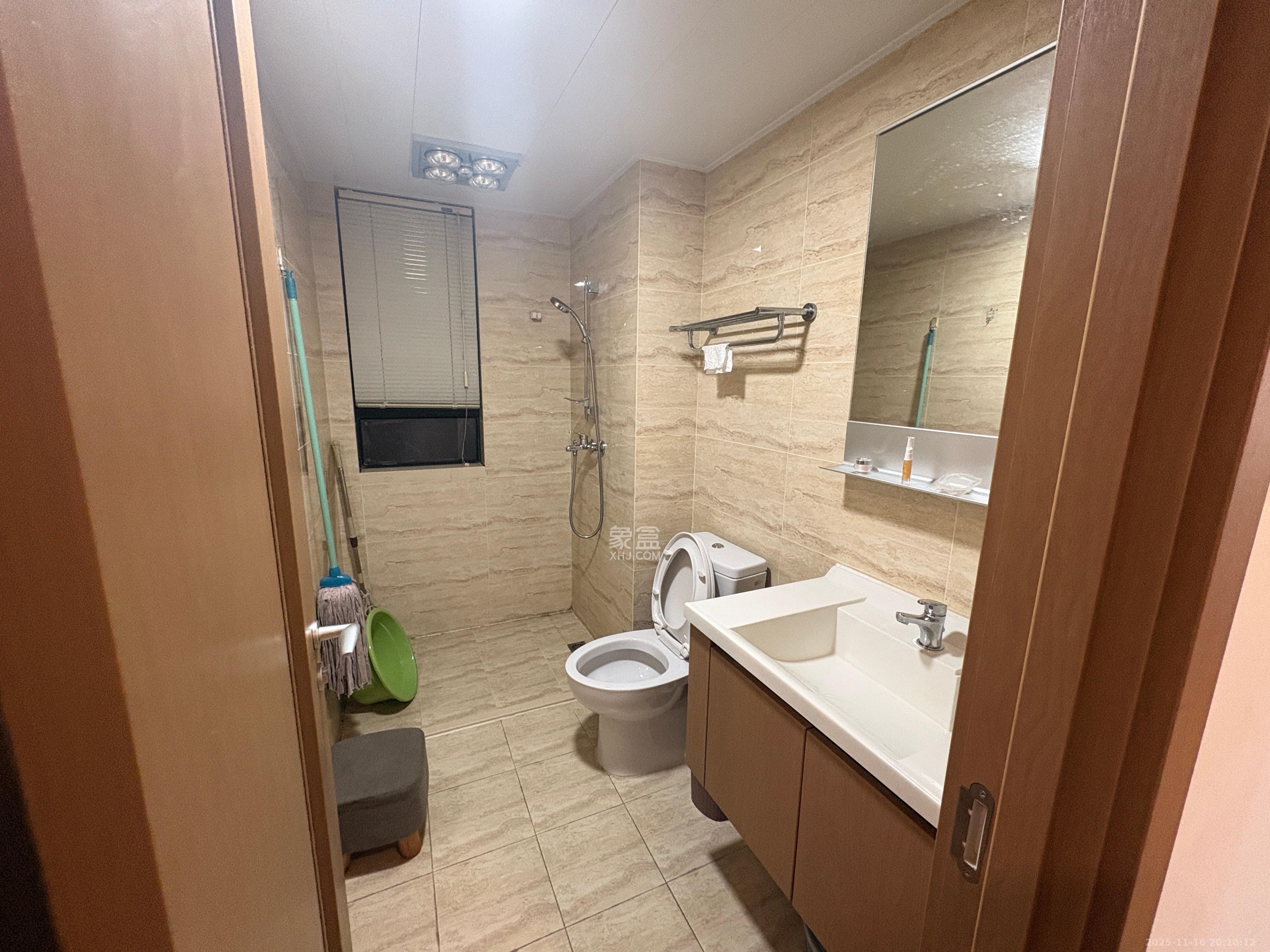 万科魅力之城 3室2厅2卫 2700.0元/月 万科魅力之城 3室2厅2卫 2700.0元/月室内图