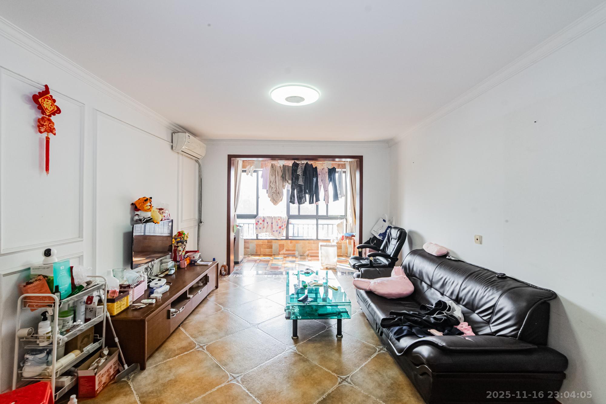 万国城（当代满庭春MOMA）二期  2室2厅1卫    65.0万