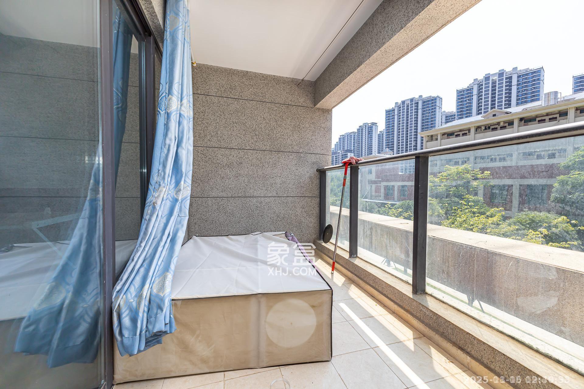 万润滨江天著  4室2厅2卫    2450.0元/月室内图