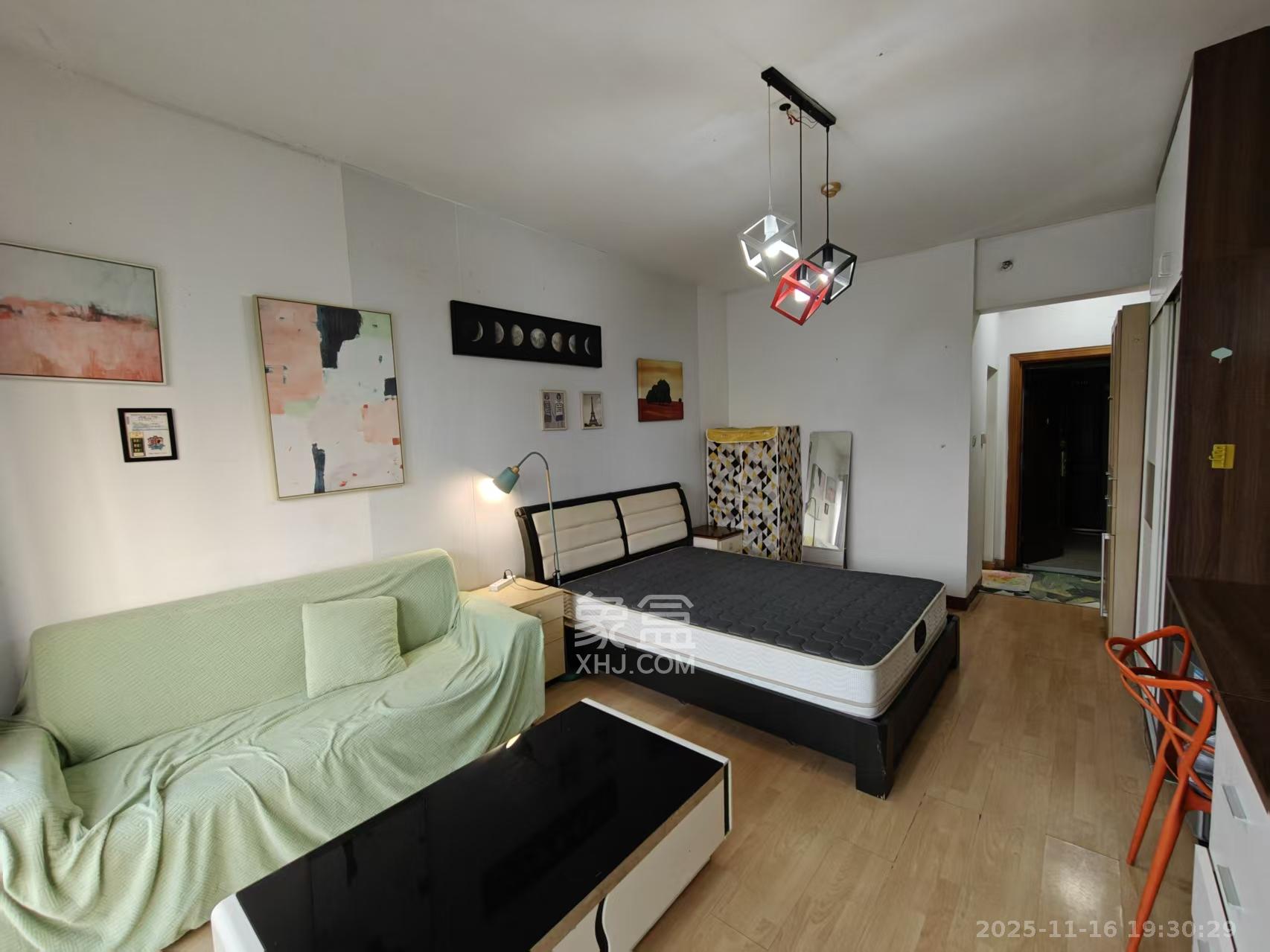 和府  1室1厅1卫    1400.0元/月室内图