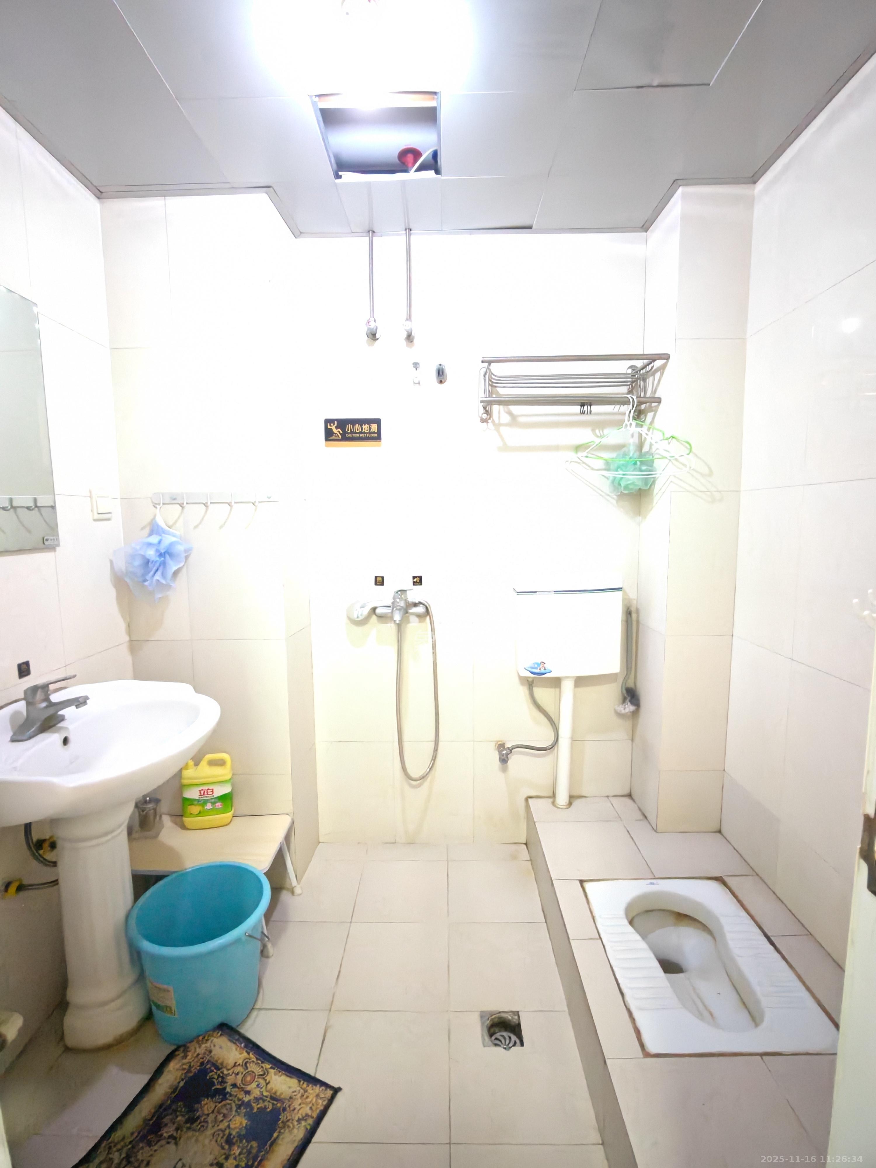 生活艺术城  1室1厅1卫    1200.0元/月室内图