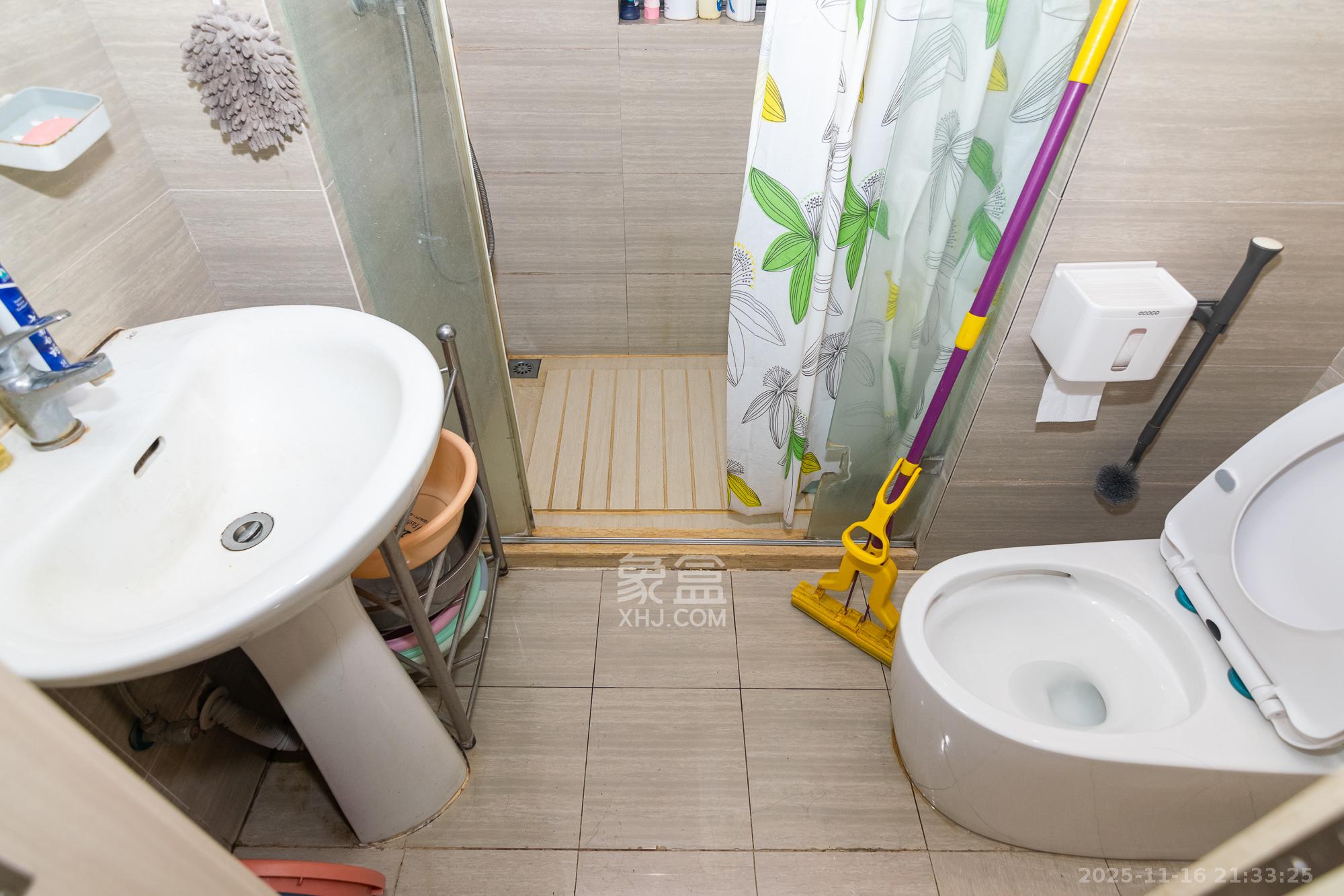 新城国际花都 2室2厅1卫 40.0万 新城国际花都 2室2厅1卫 40.0万卫生间