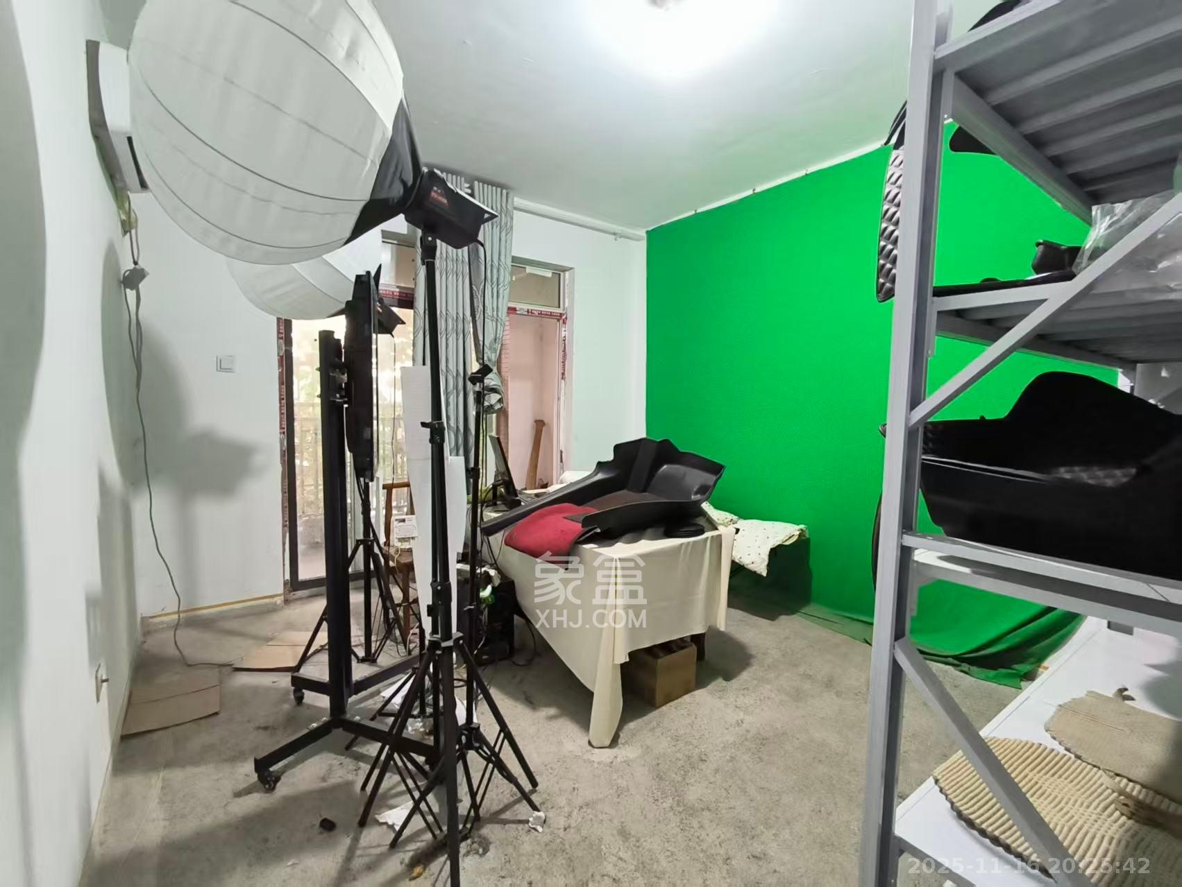 星城新宇川河苑  3室2厅1卫    2000.0元/月室内图