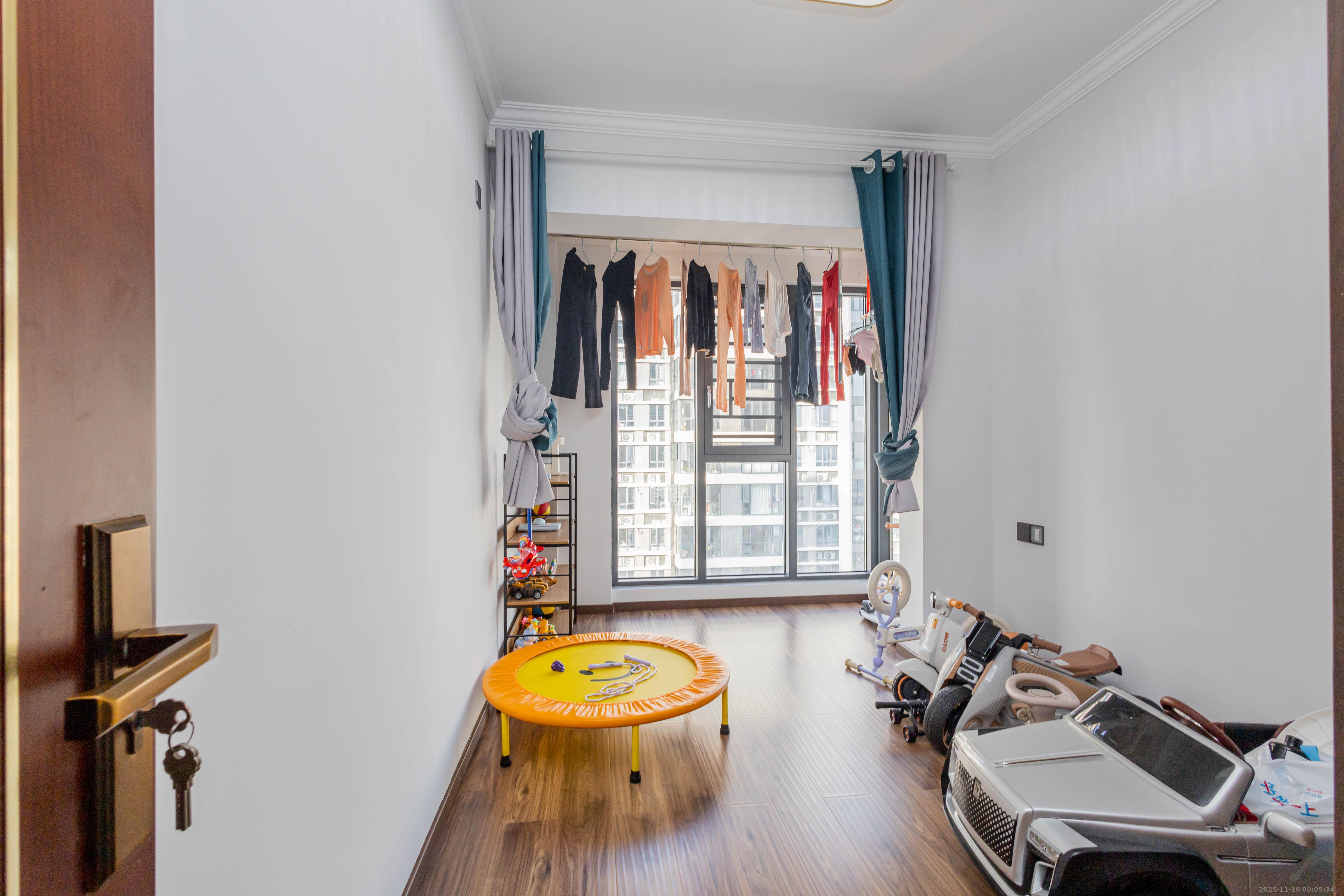 敏捷珑玥府 3室2厅2卫 75.8万 敏捷珑玥府 3室2厅2卫 75.8万卧室