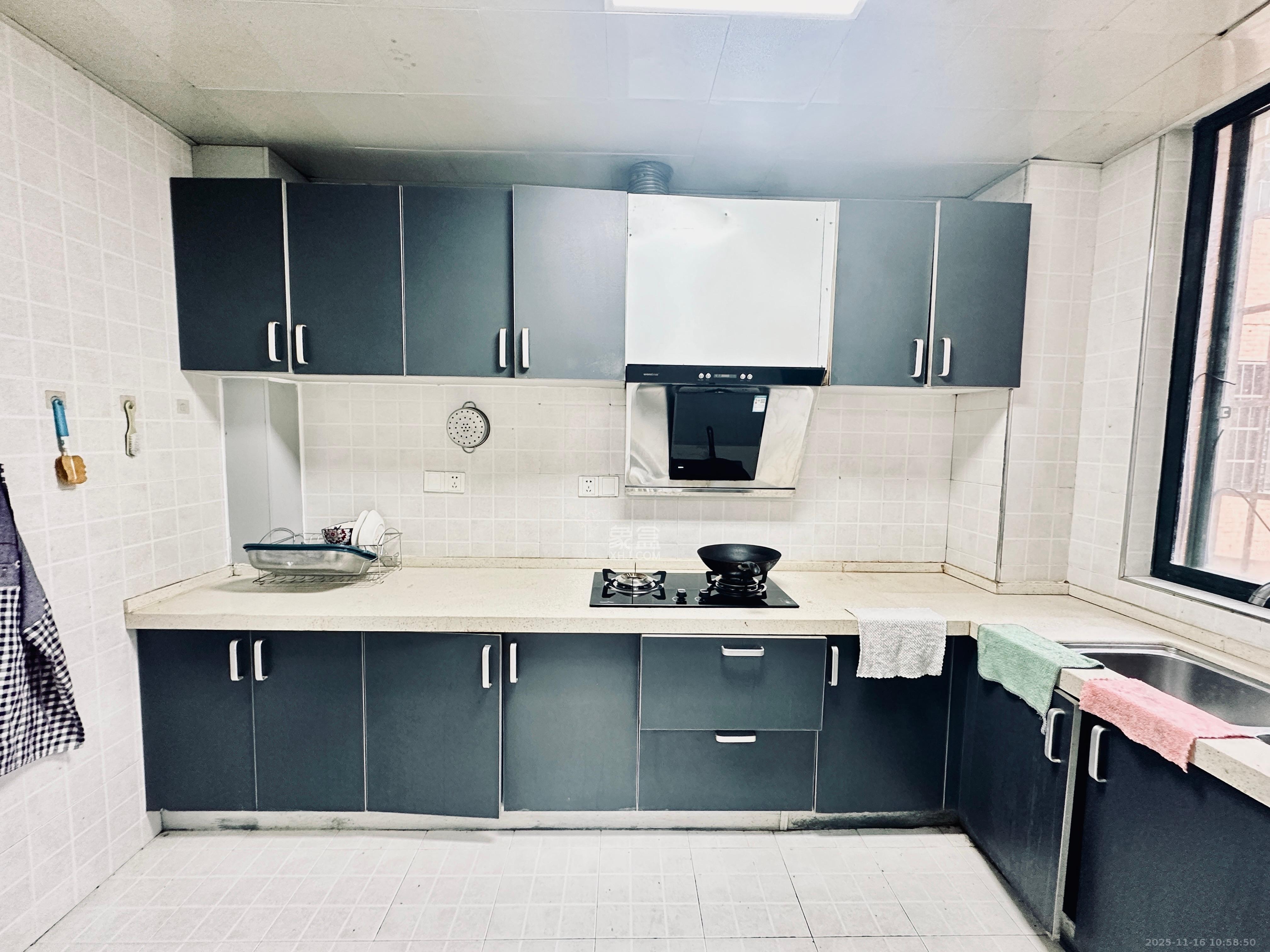 诚兴园  3室2厅2卫    2000.0元/月室内图