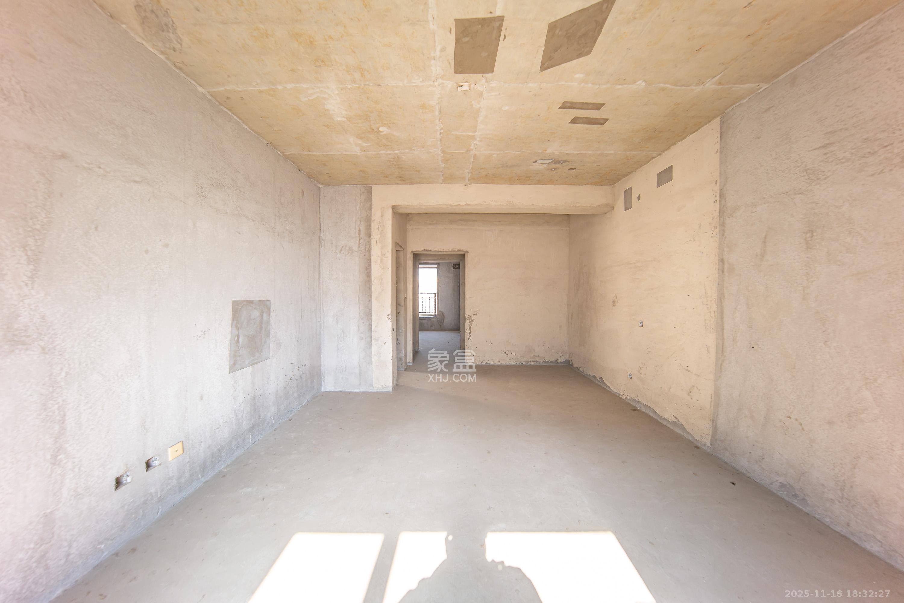 江山帝景雅典  4室2厅1卫    160.0万卧室