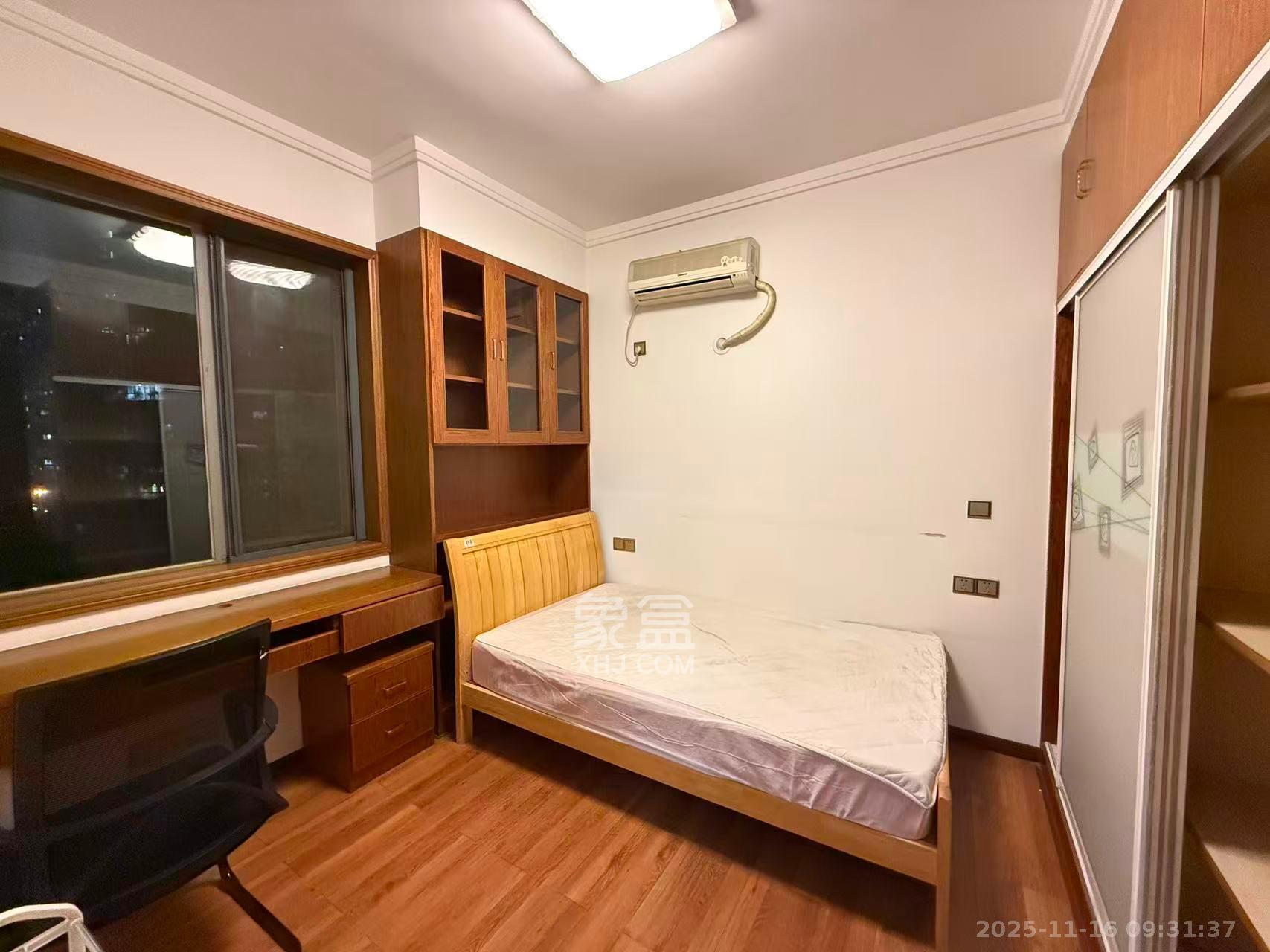 新城新世界一二三期  1室0厅1卫    2400.0元/月室内图