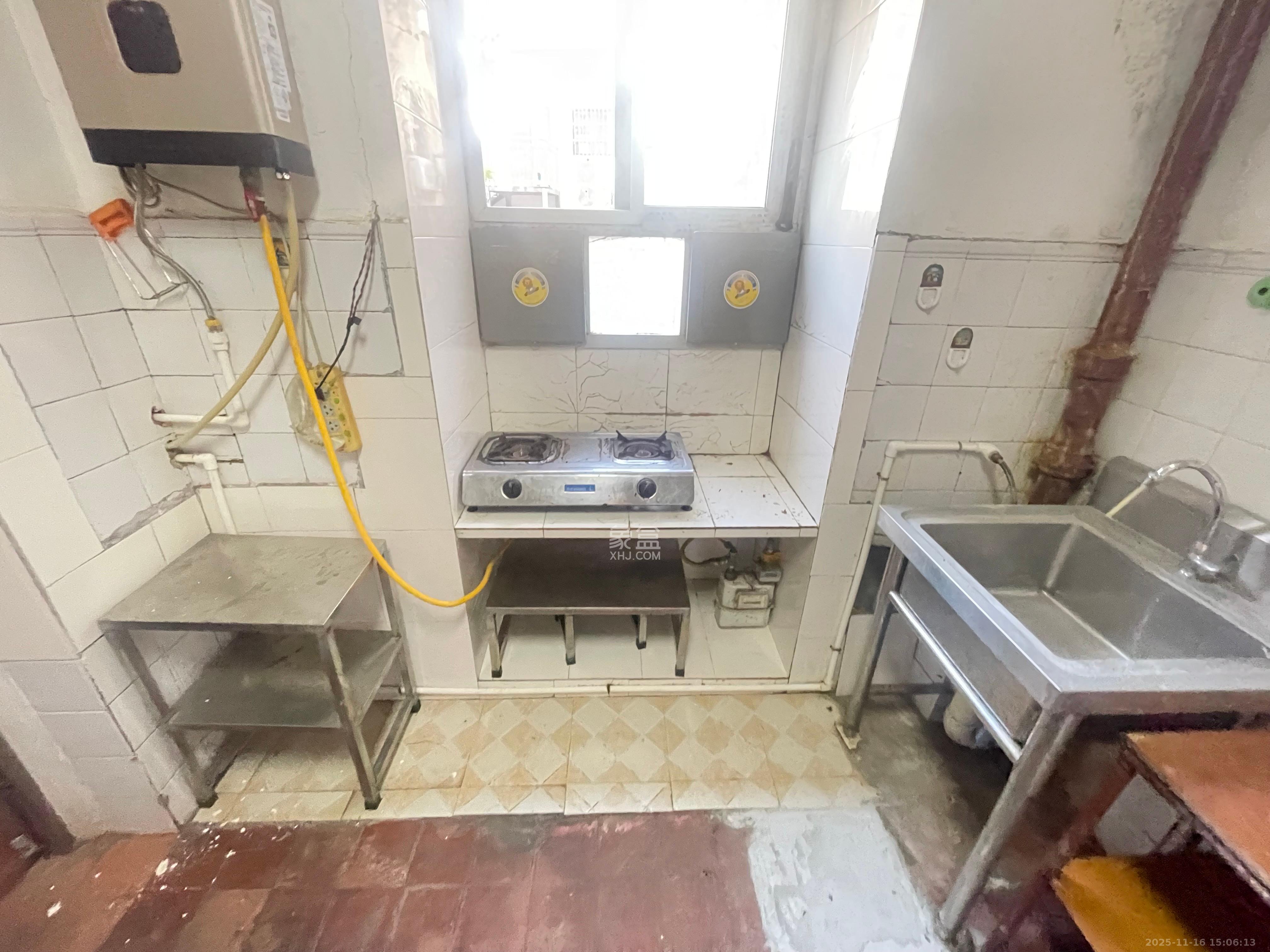 府后街散盘  1室1厅1卫    1200.0元/月室内图