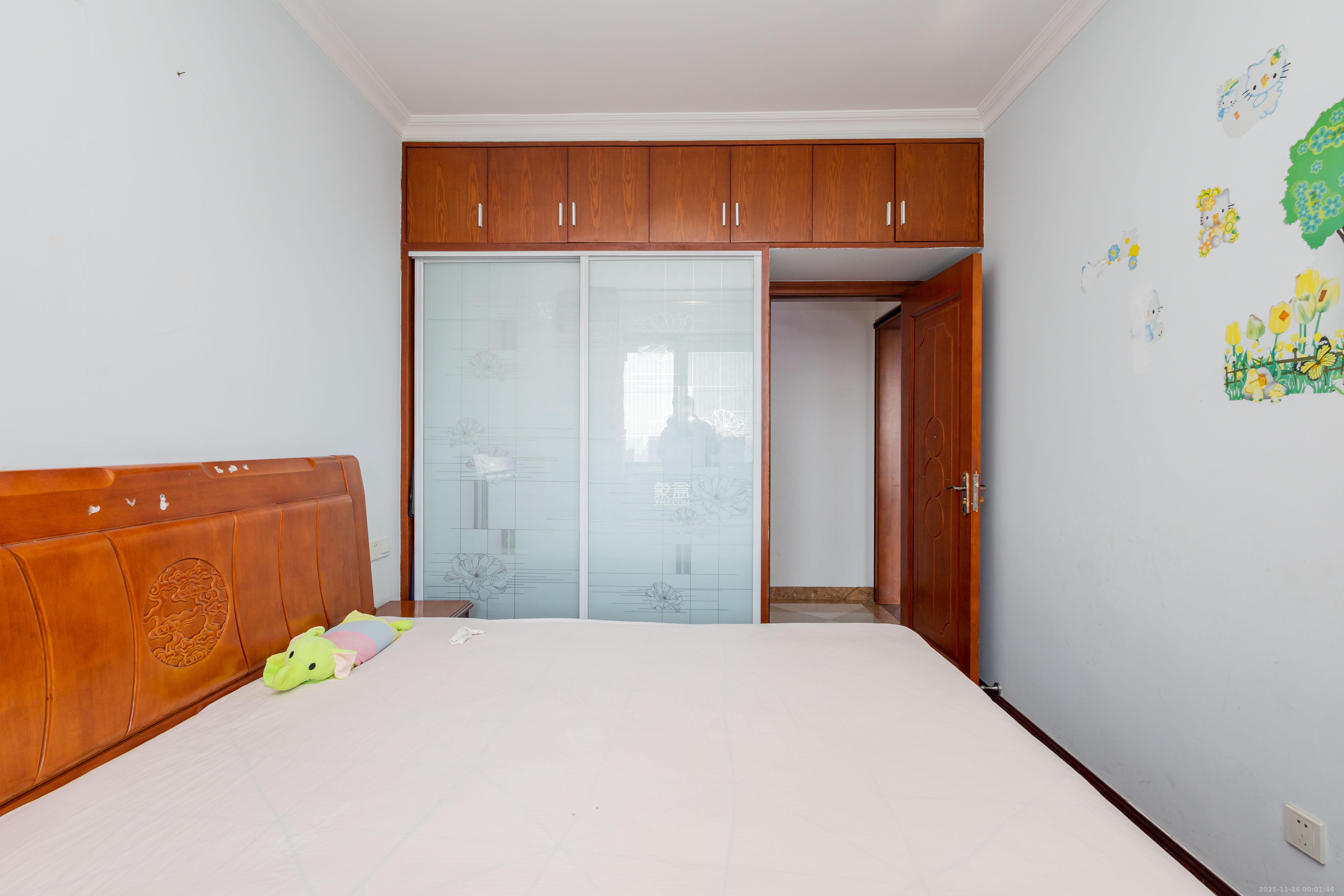 才子佳郡  4室2厅2卫    76.0万卧室