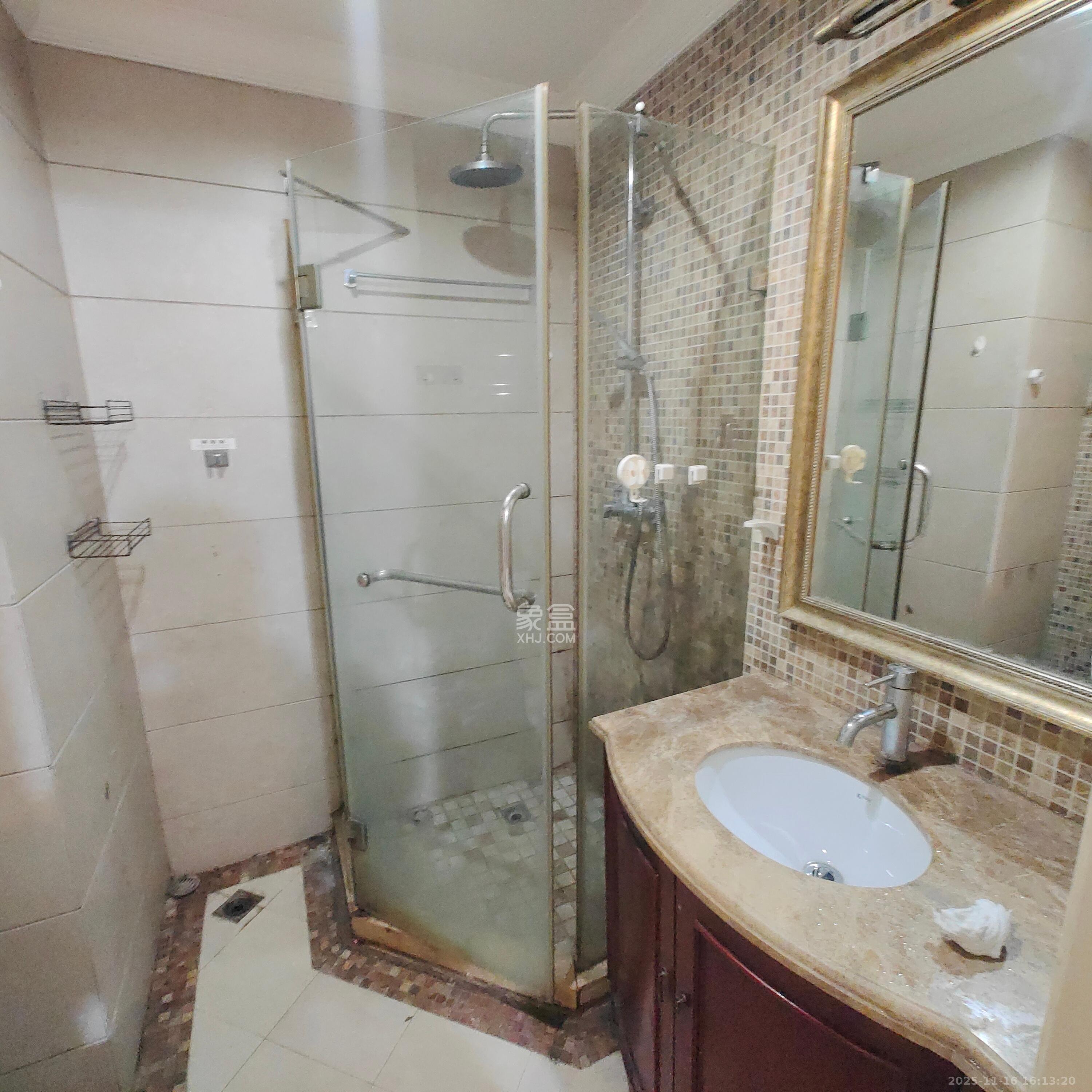 郡原广场  1室1厅1卫    1600.0元/月室内图